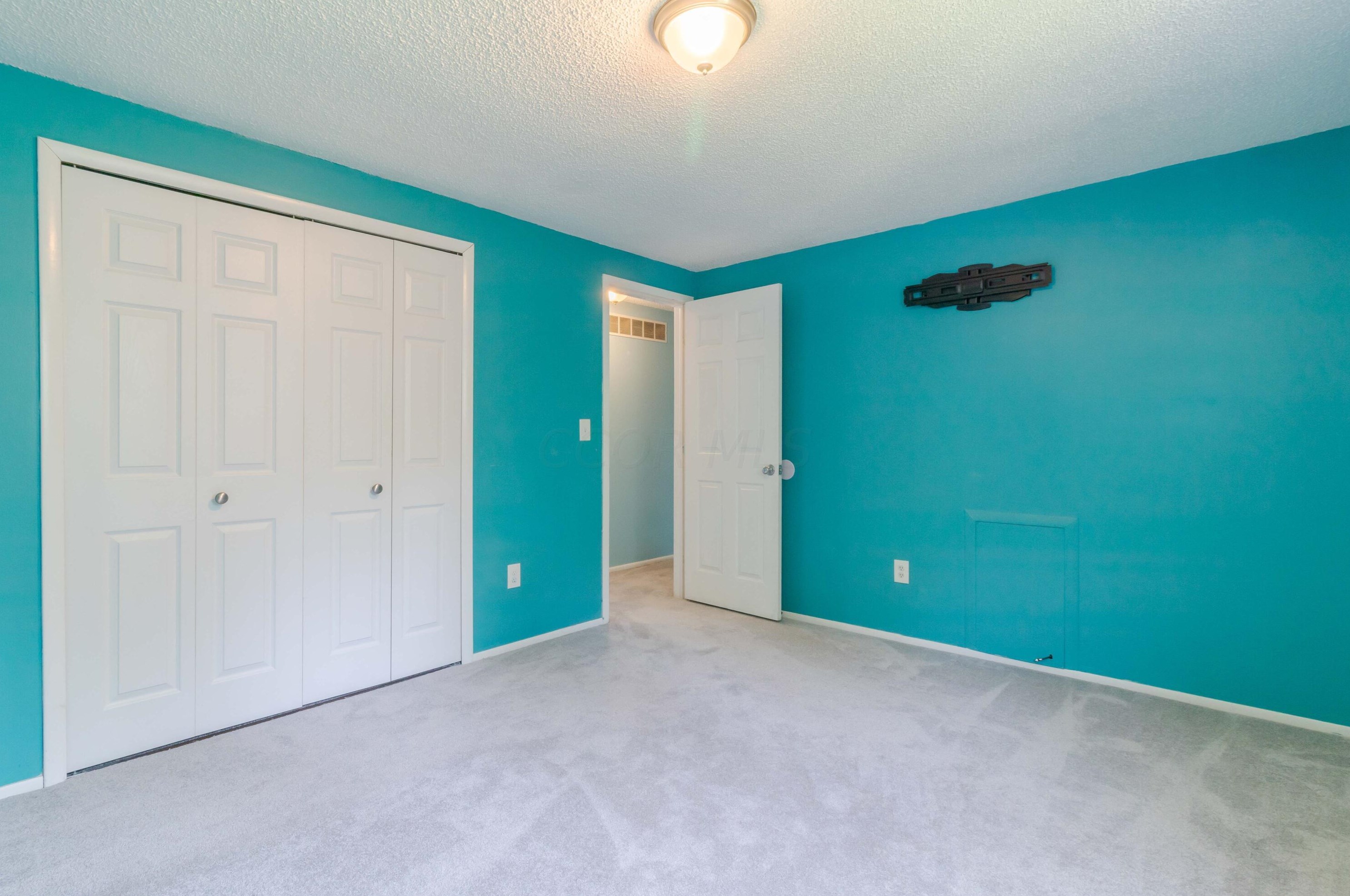 3519 Meldrake St, Columbus OH  43230-1623 exterior