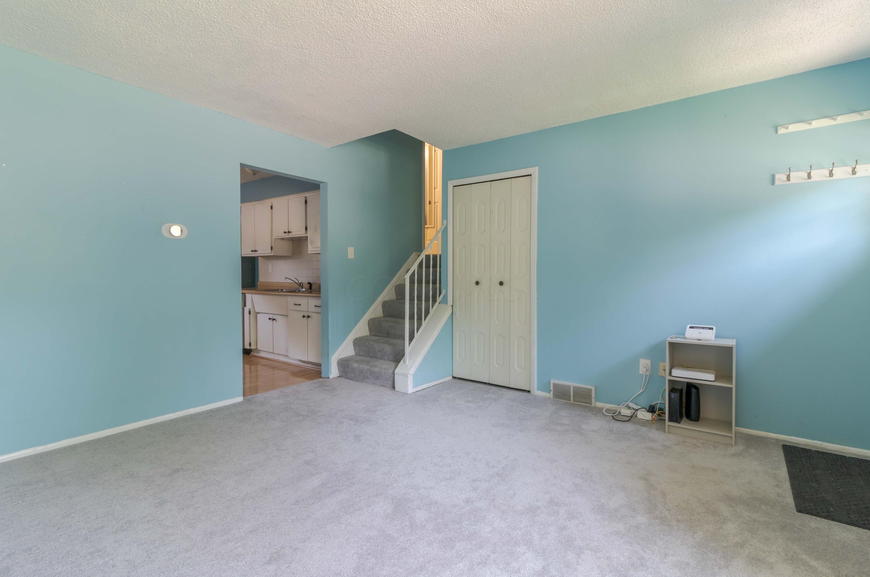 3519 Meldrake St, Columbus OH  43230-1623 exterior