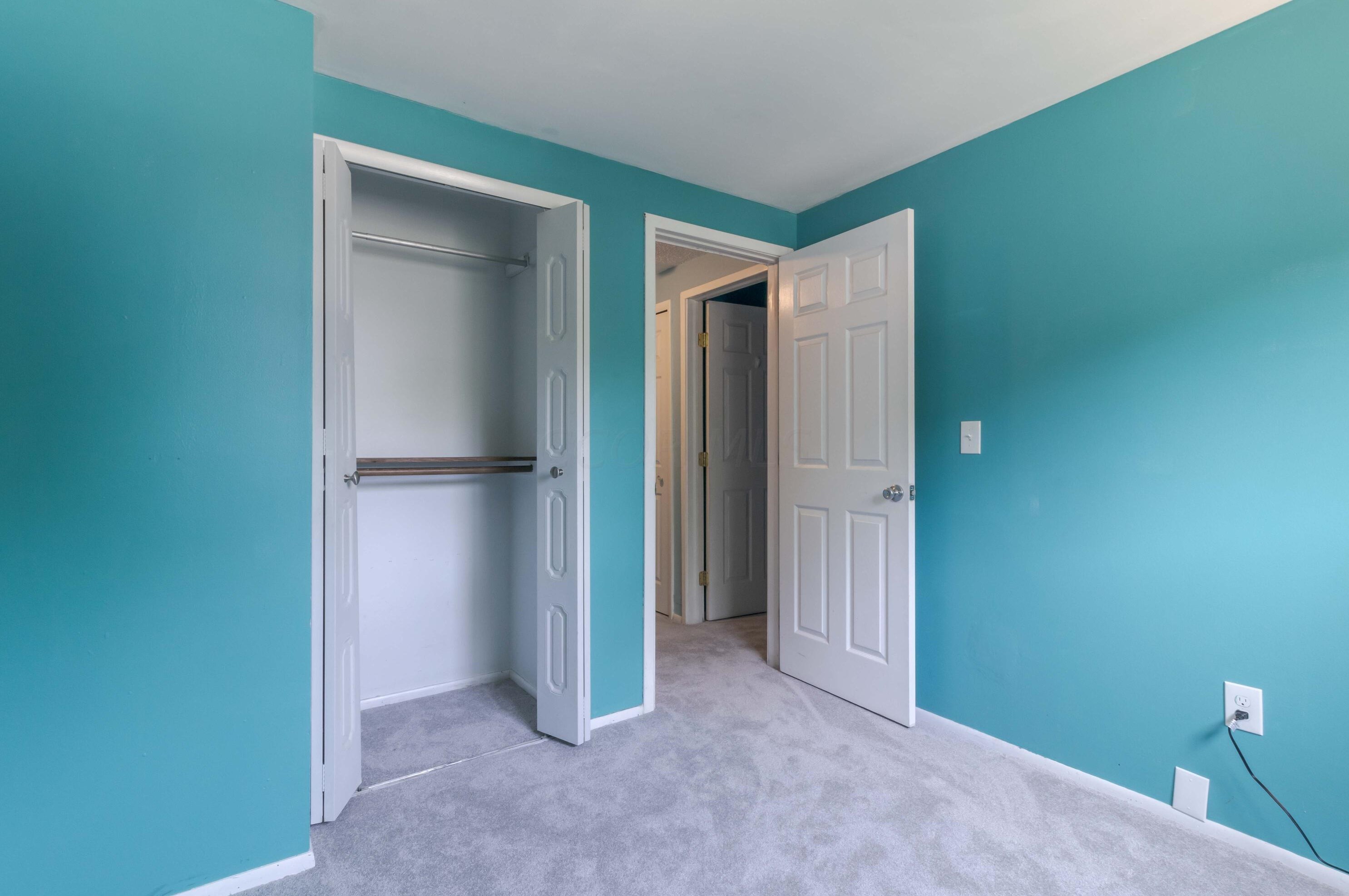 3519 Meldrake St, Columbus OH  43230-1623 exterior