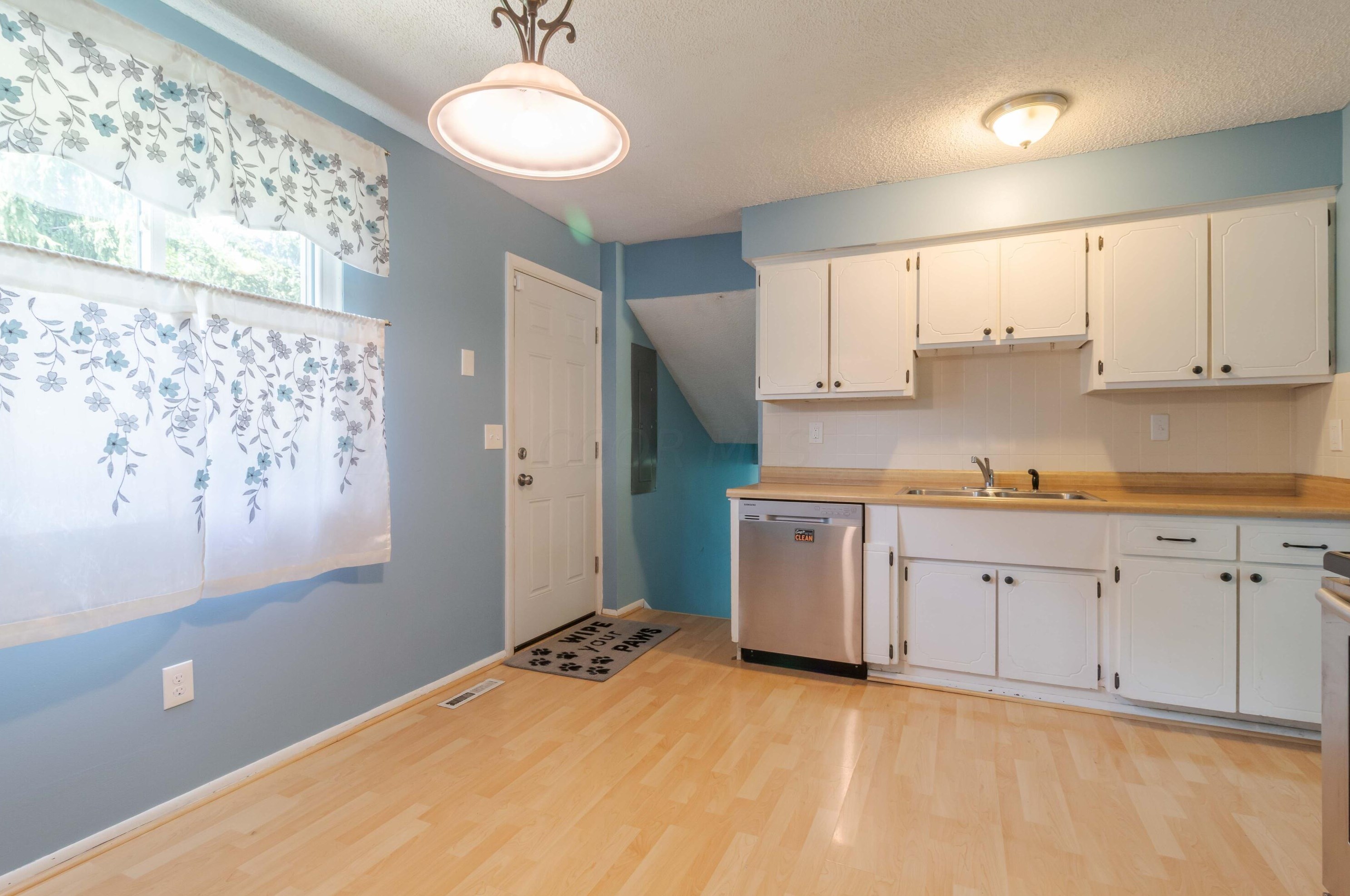 3519 Meldrake St, Columbus OH  43230-1623 exterior