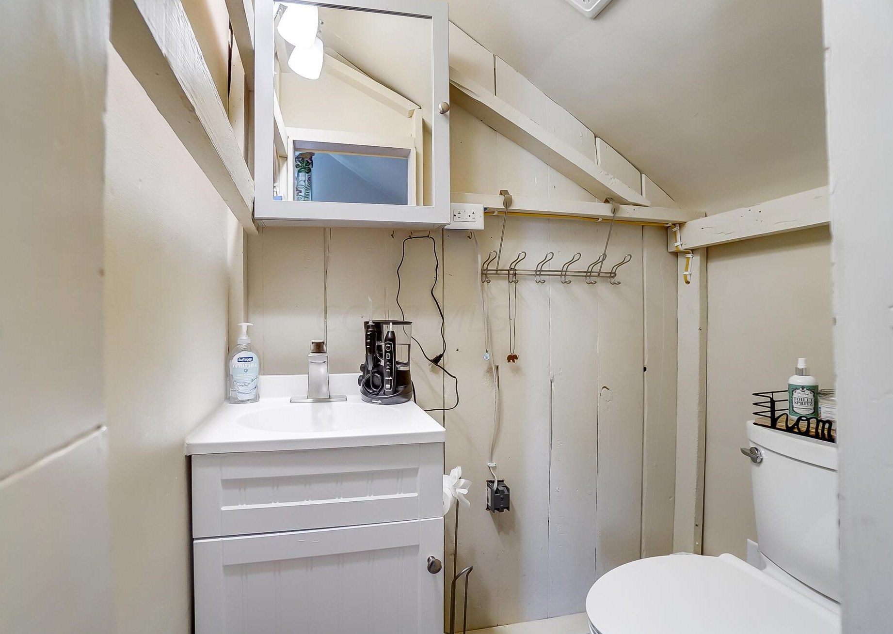 106 Demorest Rd, Columbus OH  43204-1042 exterior