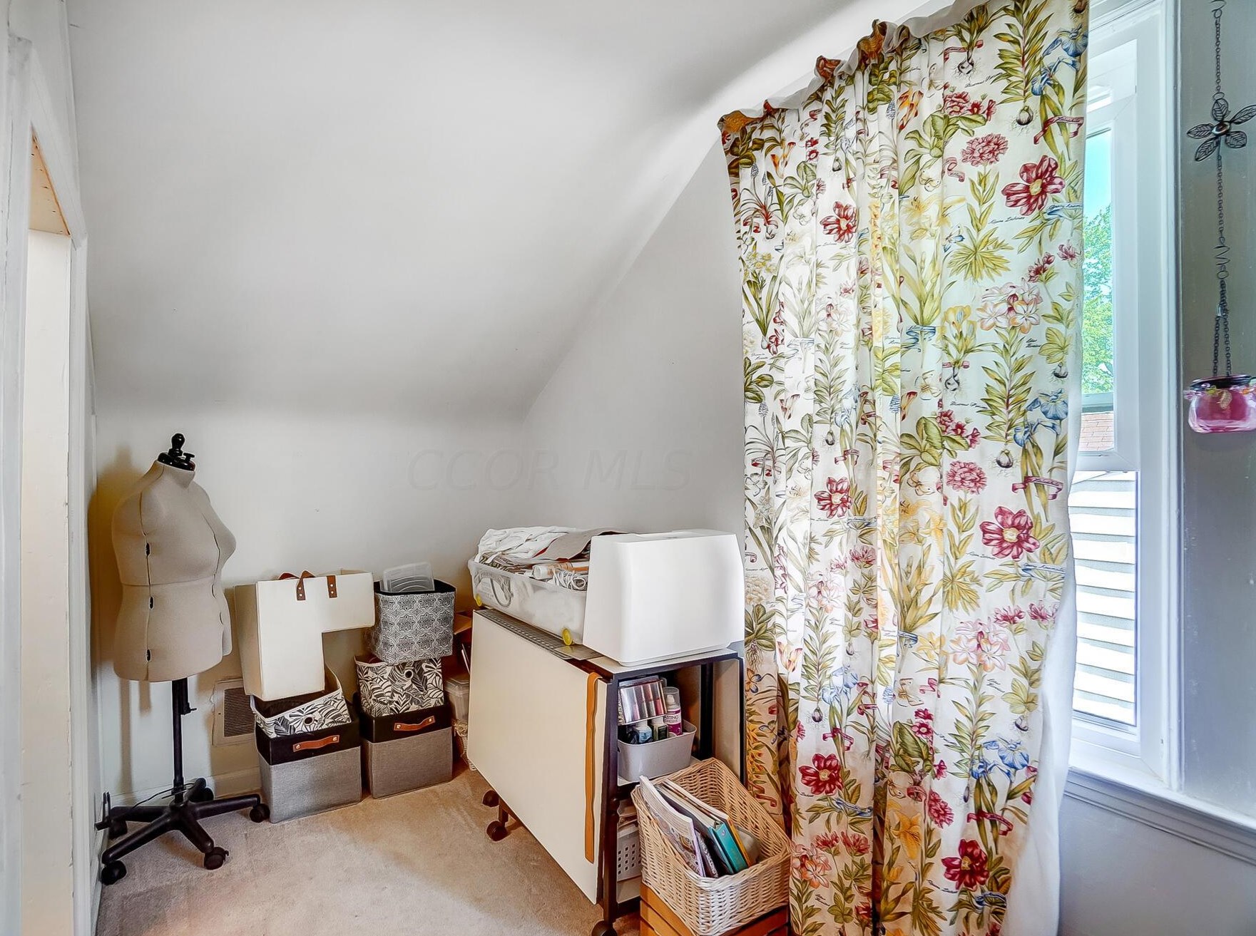 106 Demorest Rd, Columbus OH  43204-1042 exterior