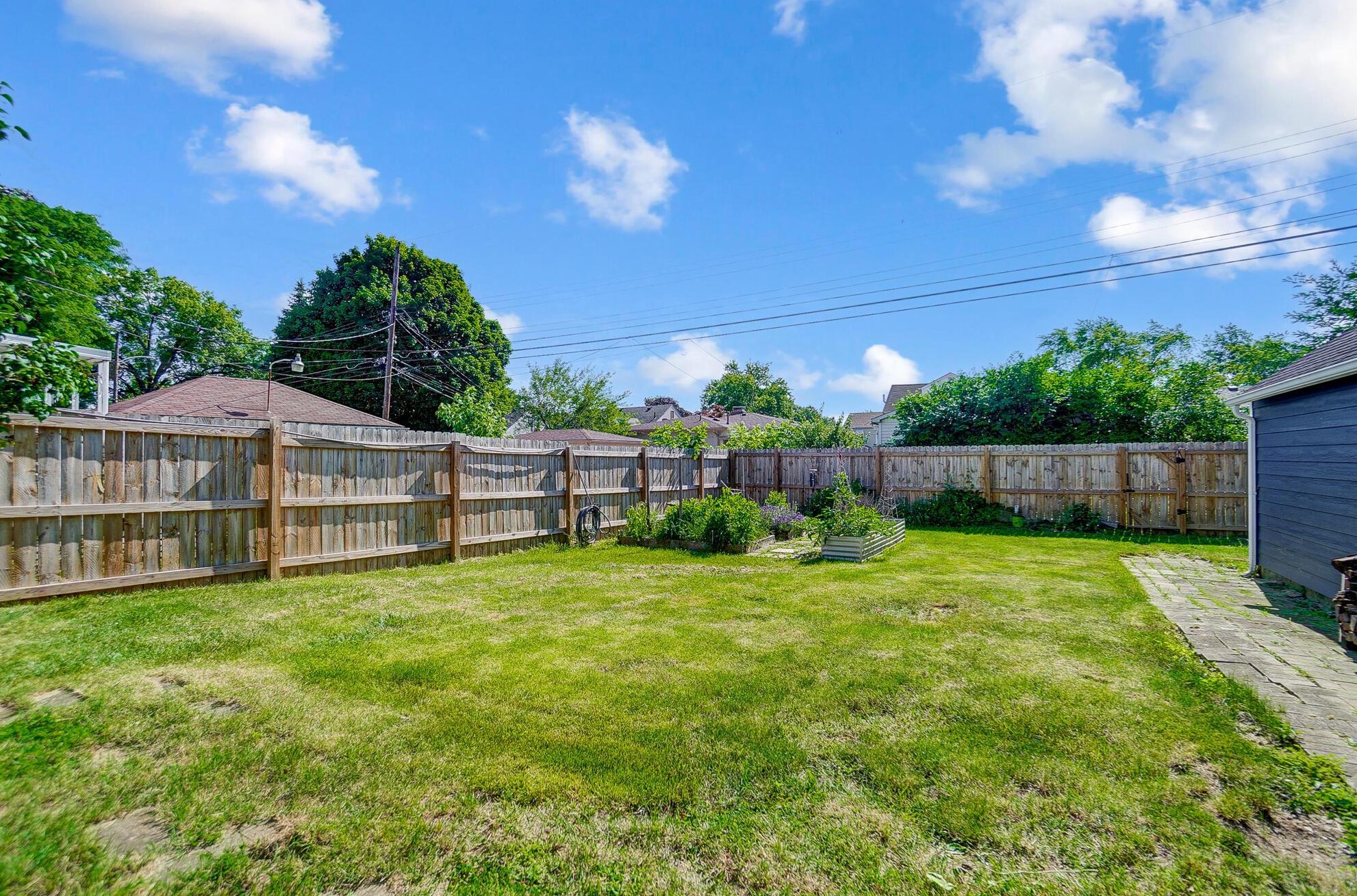 106 Demorest Rd, Columbus OH  43204-1042 exterior