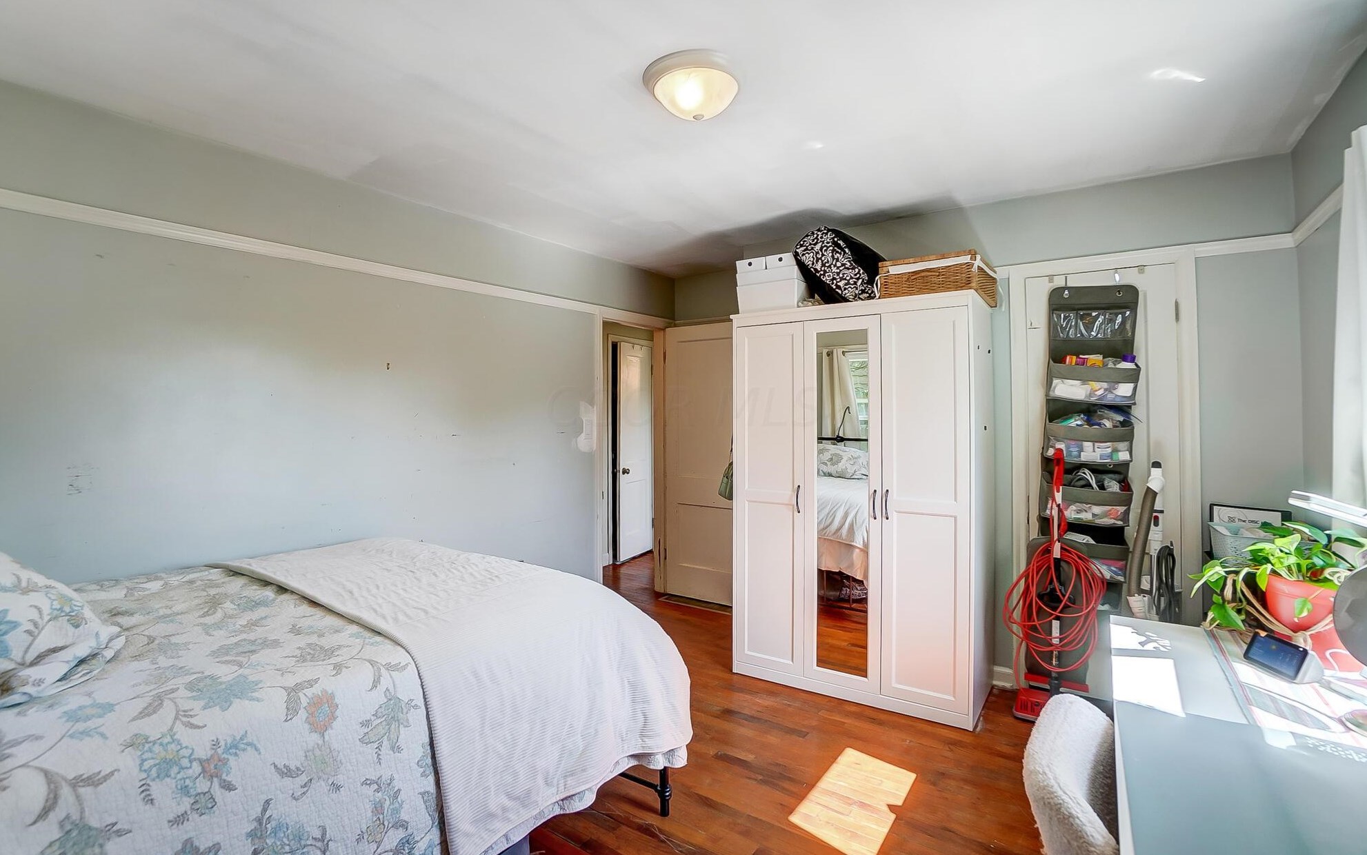 106 Demorest Rd, Columbus OH  43204-1042 exterior