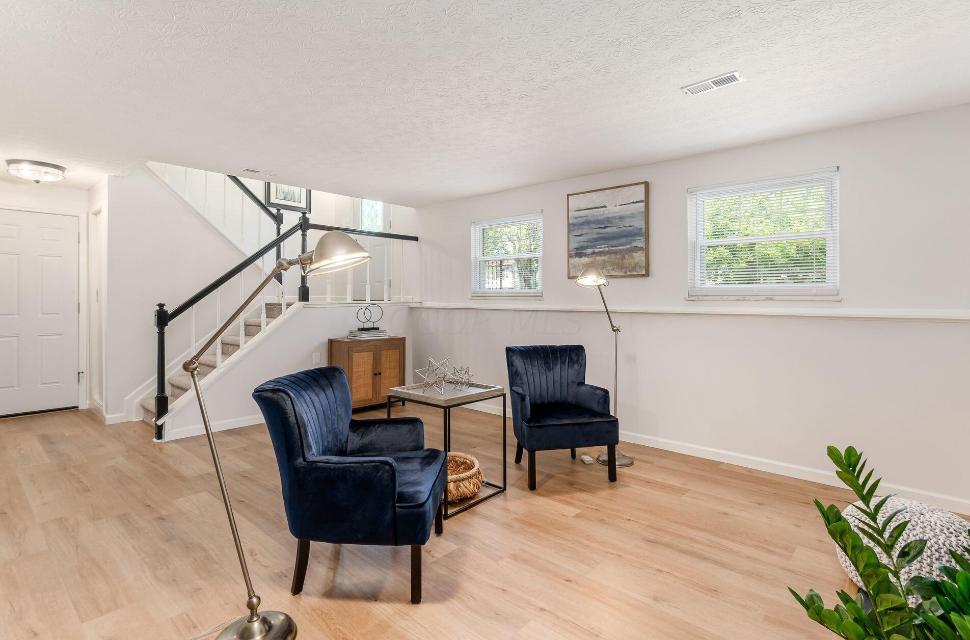 1163 Crater Lk Ln, Columbus OH  43085-1504 exterior