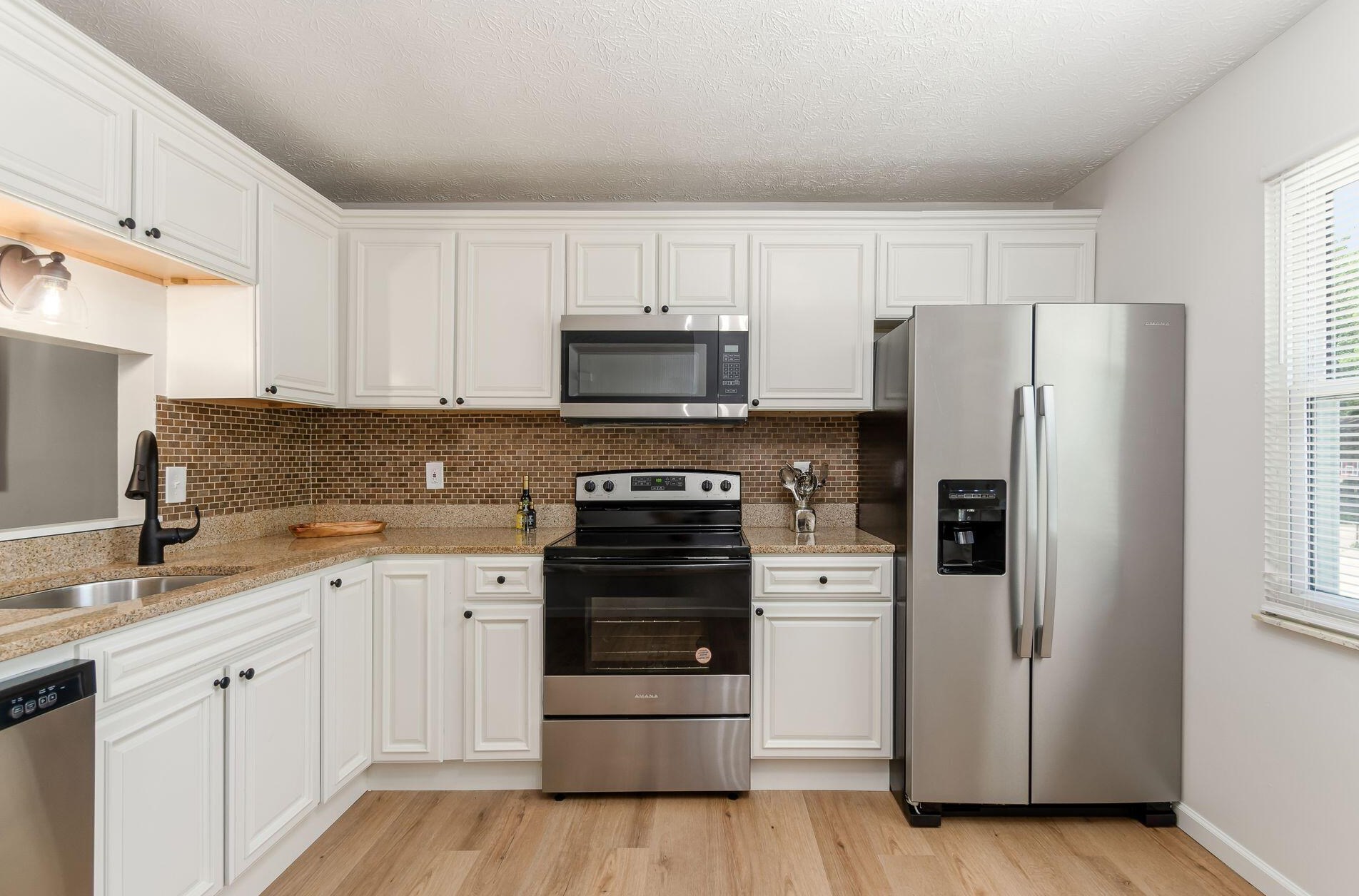 1163 Crater Lk Ln, Columbus OH  43085-1504 exterior