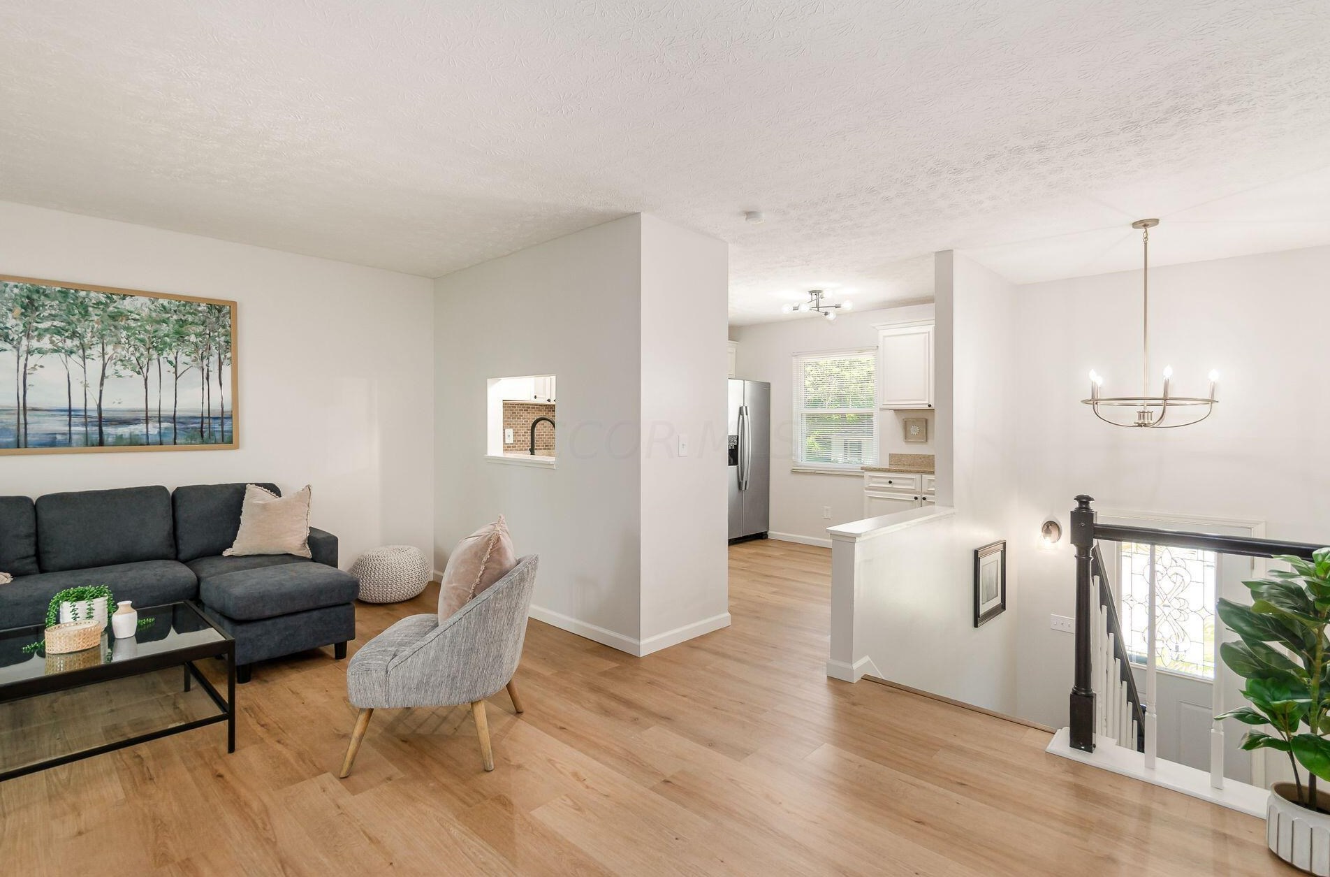 1163 Crater Lk Ln, Columbus OH  43085-1504 exterior