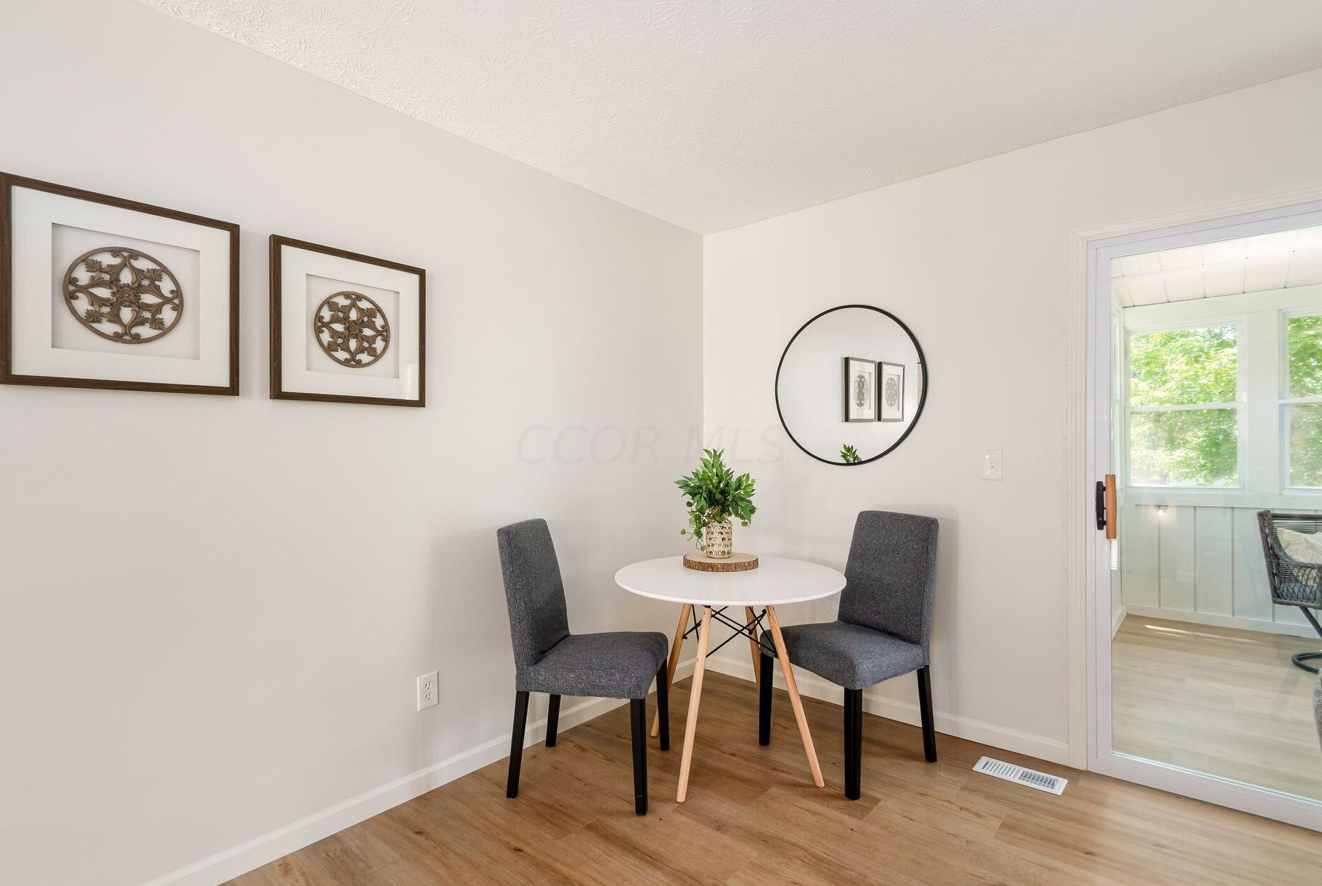 1163 Crater Lk Ln, Columbus OH  43085-1504 exterior