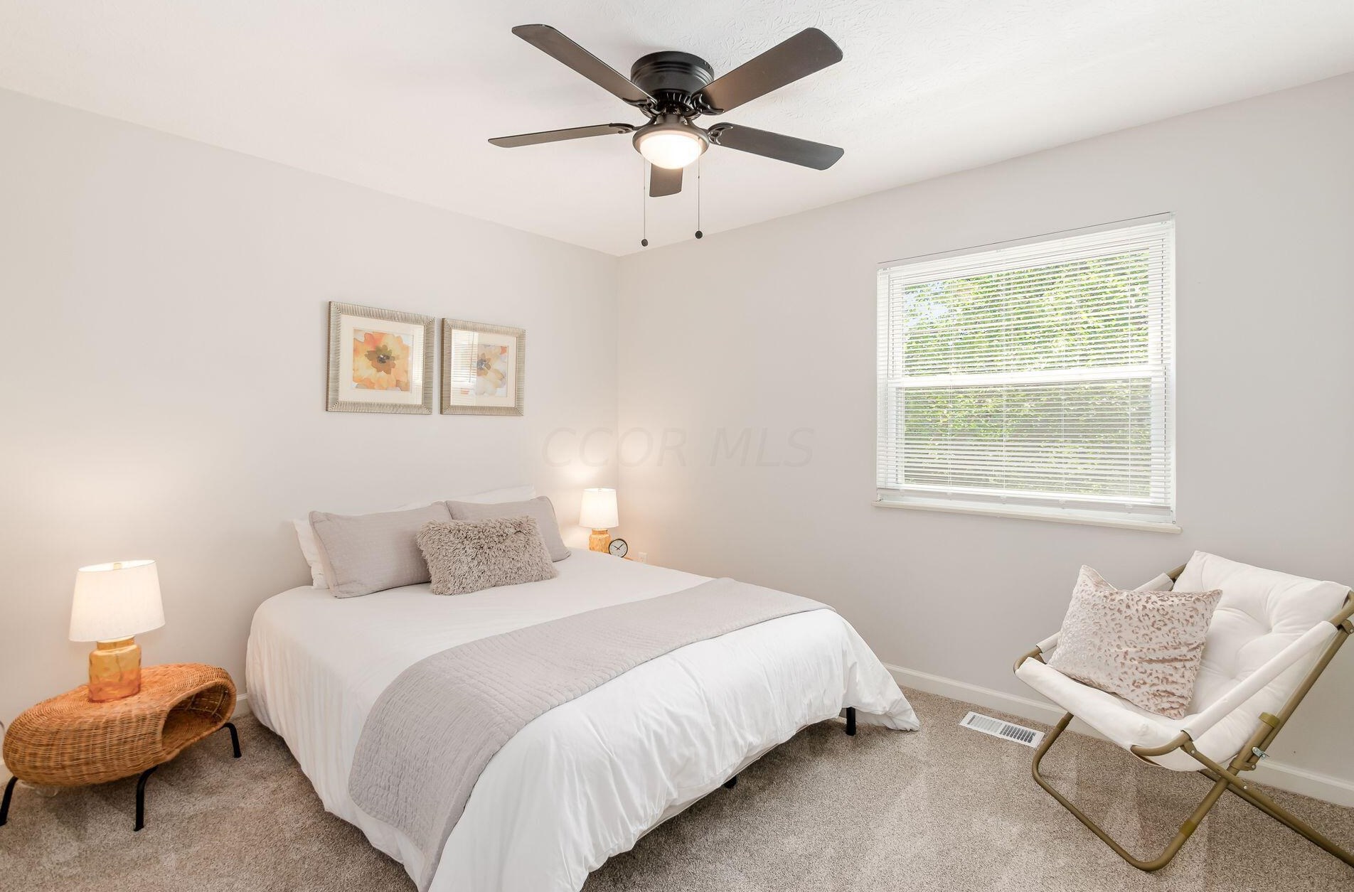 1163 Crater Lk Ln, Columbus OH  43085-1504 exterior