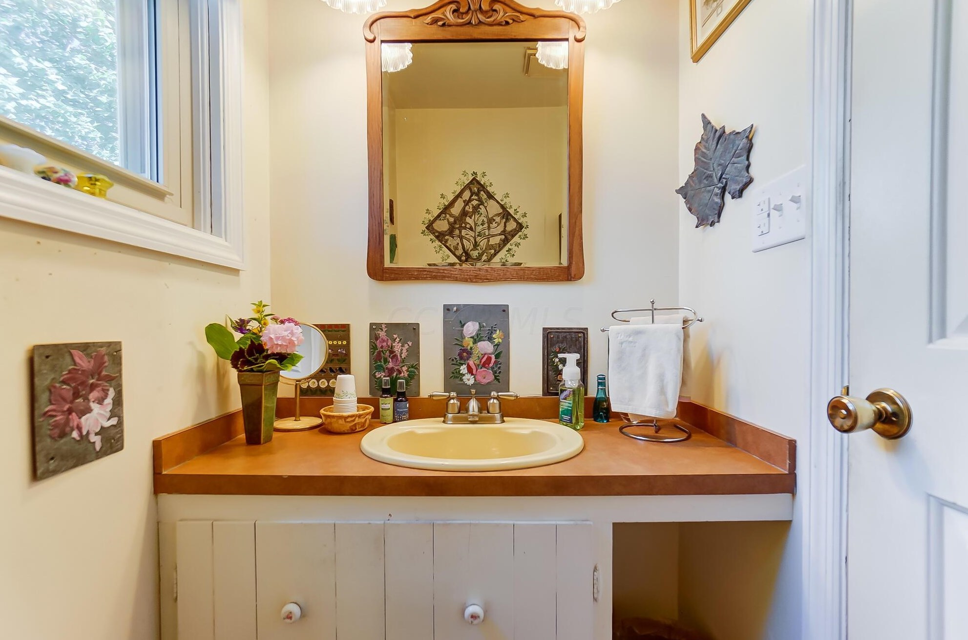 1496 Essex Rd, Columbus OH  43221-3845 exterior