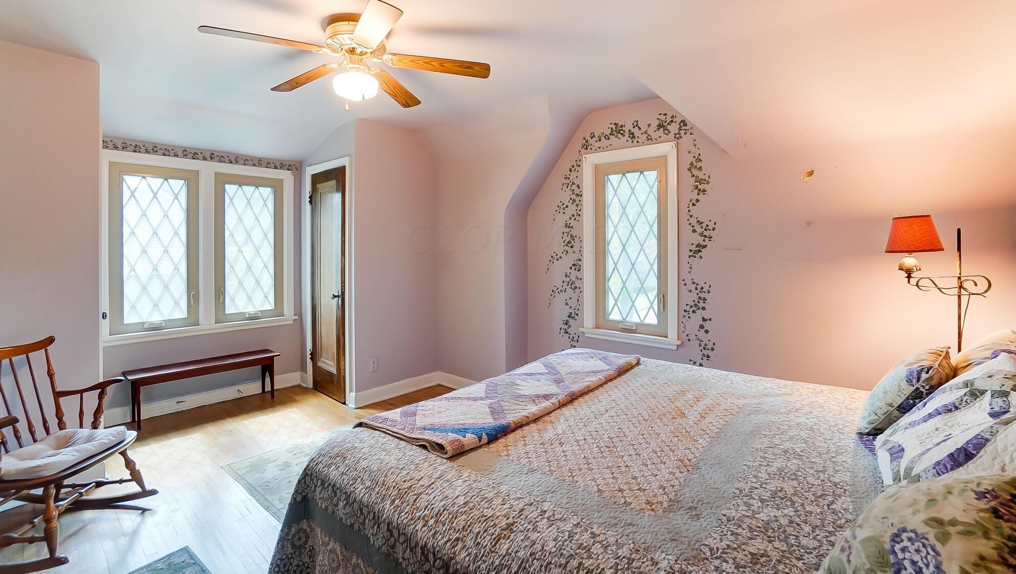 1496 Essex Rd, Columbus OH  43221-3845 exterior