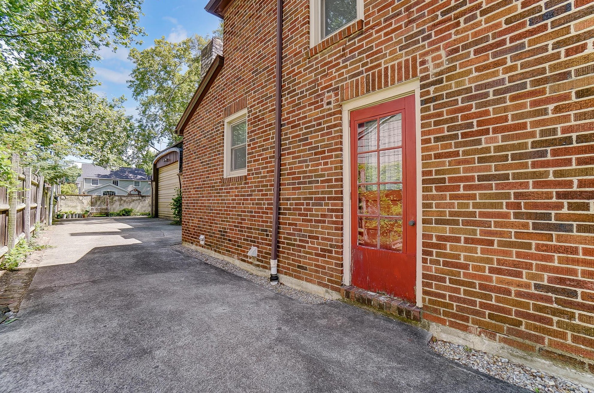 1496 Essex Rd, Columbus OH  43221-3845 exterior