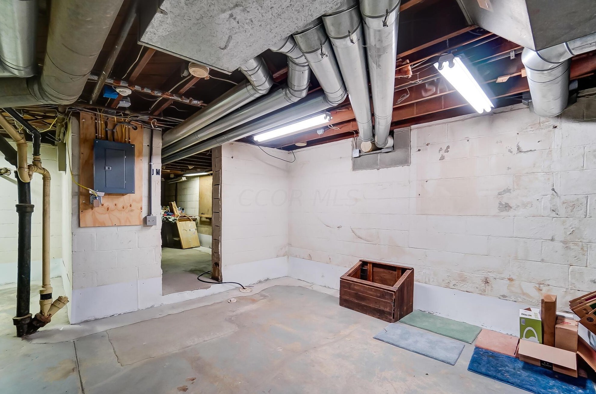 1496 Essex Rd, Columbus OH  43221-3845 exterior