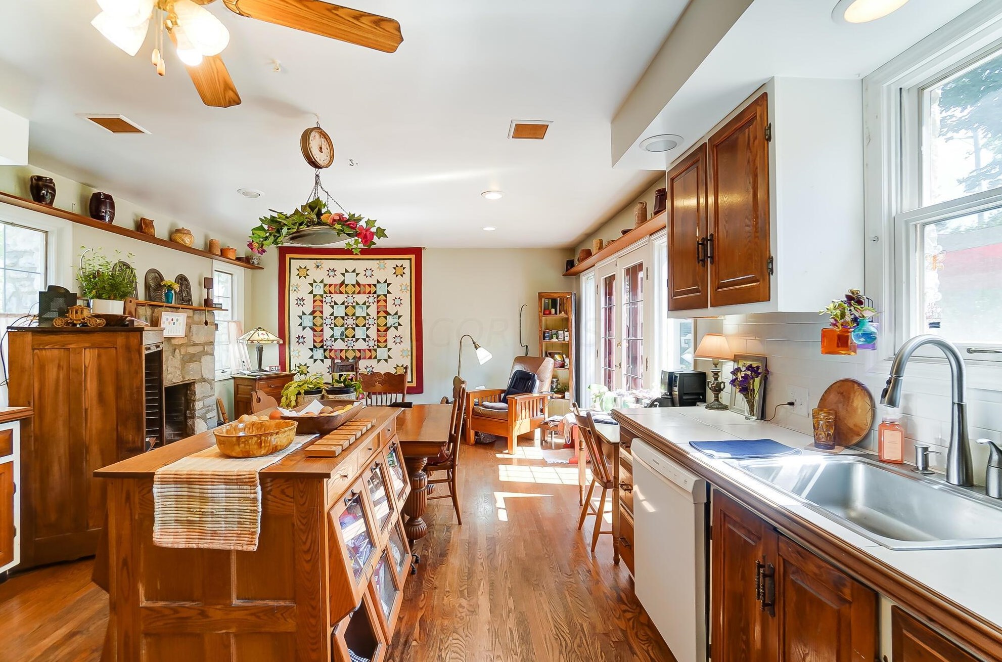 1496 Essex Rd, Columbus OH  43221-3845 exterior