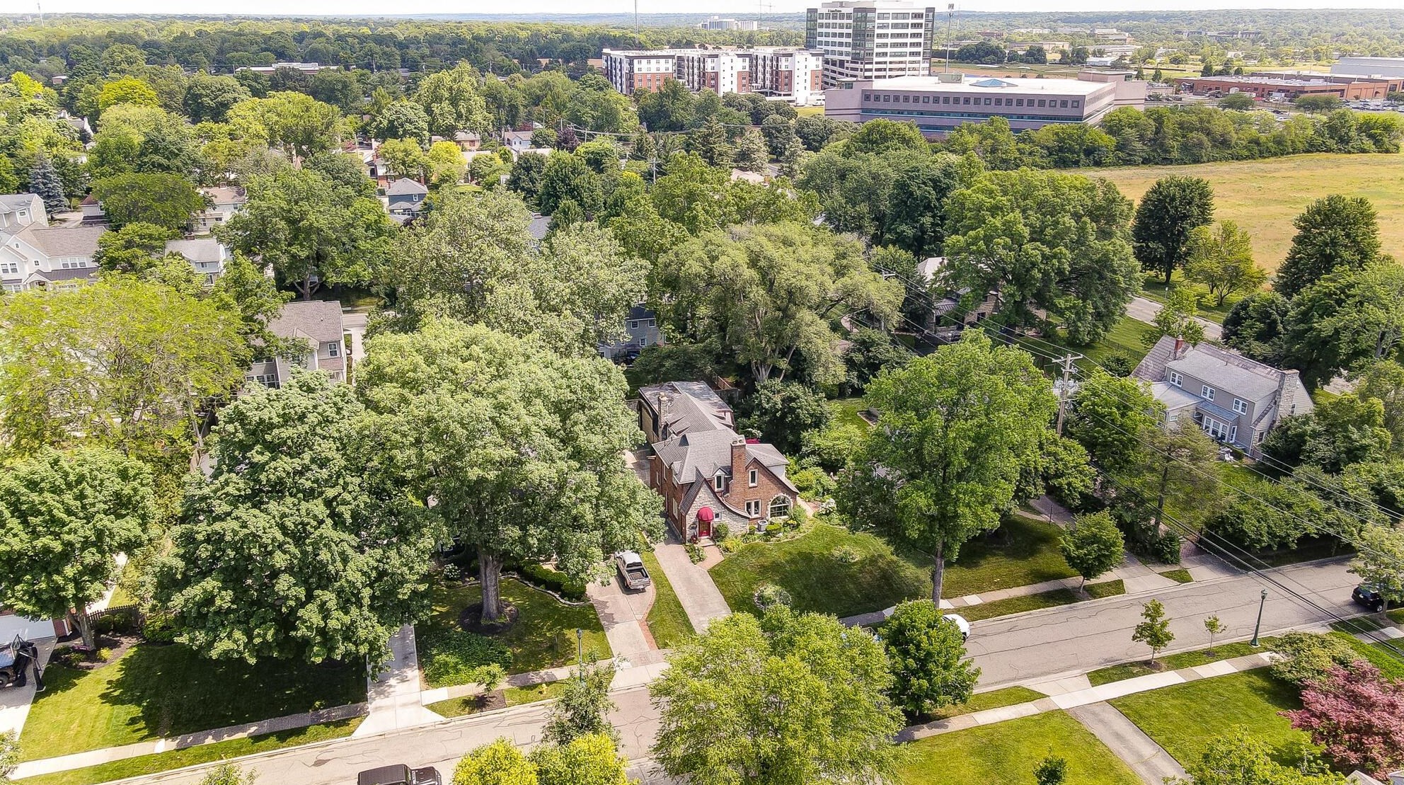 1496 Essex Rd, Columbus OH  43221-3845 exterior