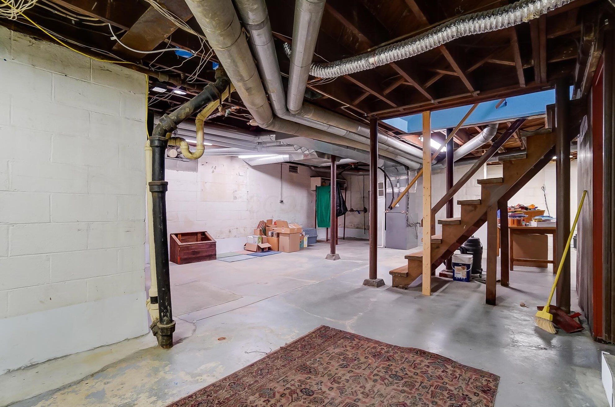 1496 Essex Rd, Columbus OH  43221-3845 exterior