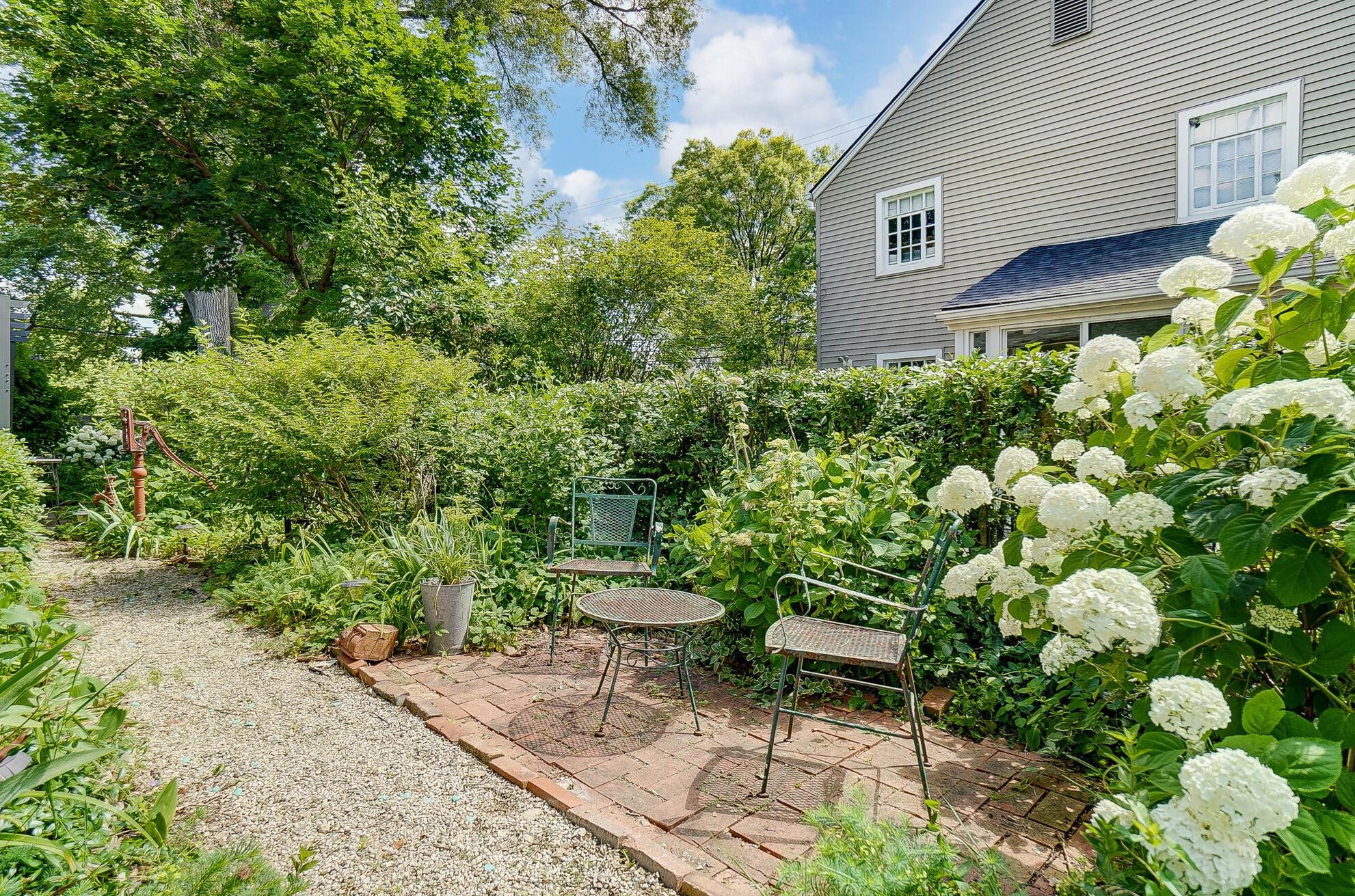 1496 Essex Rd, Columbus OH  43221-3845 exterior