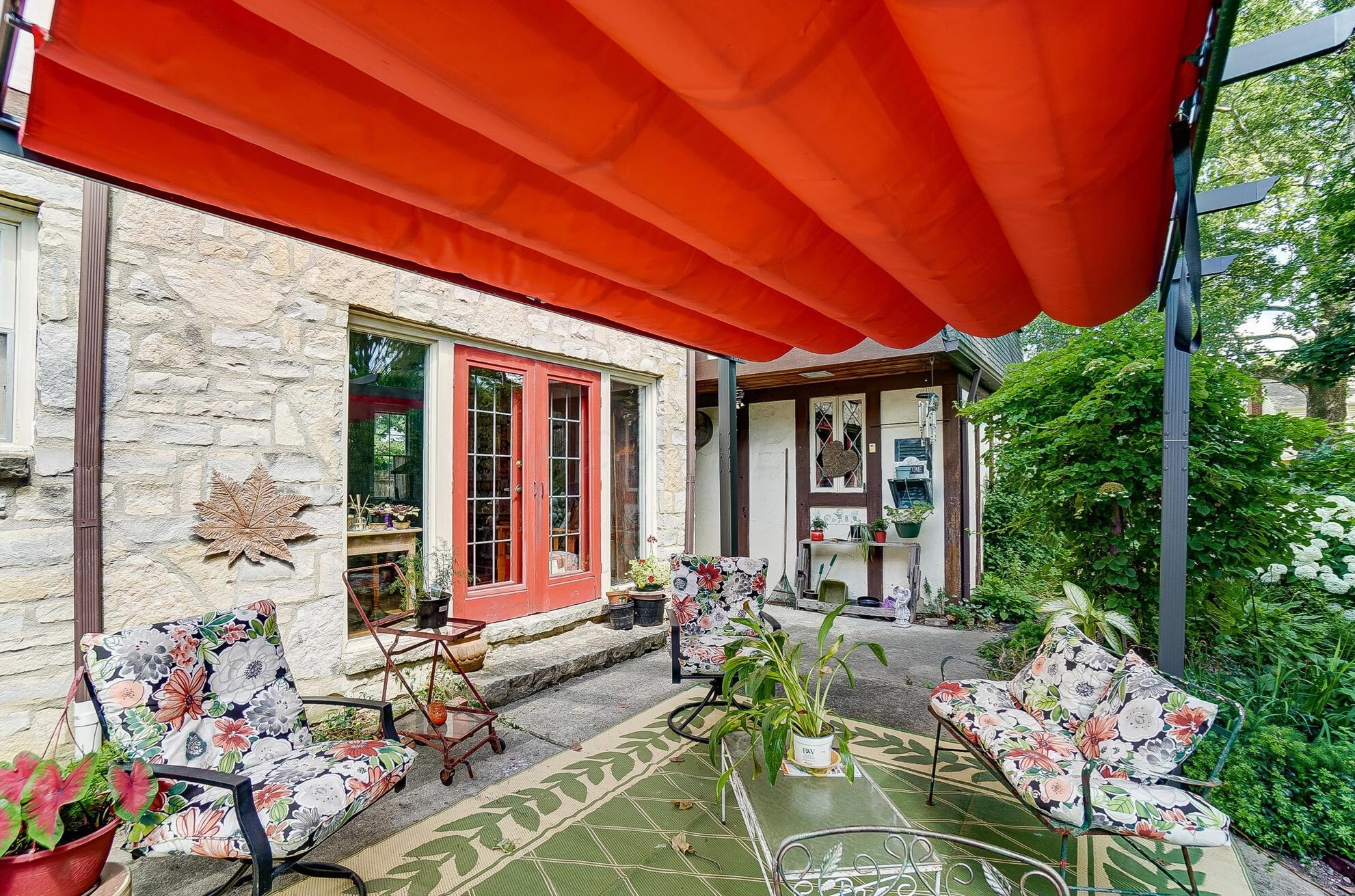 1496 Essex Rd, Columbus OH  43221-3845 exterior