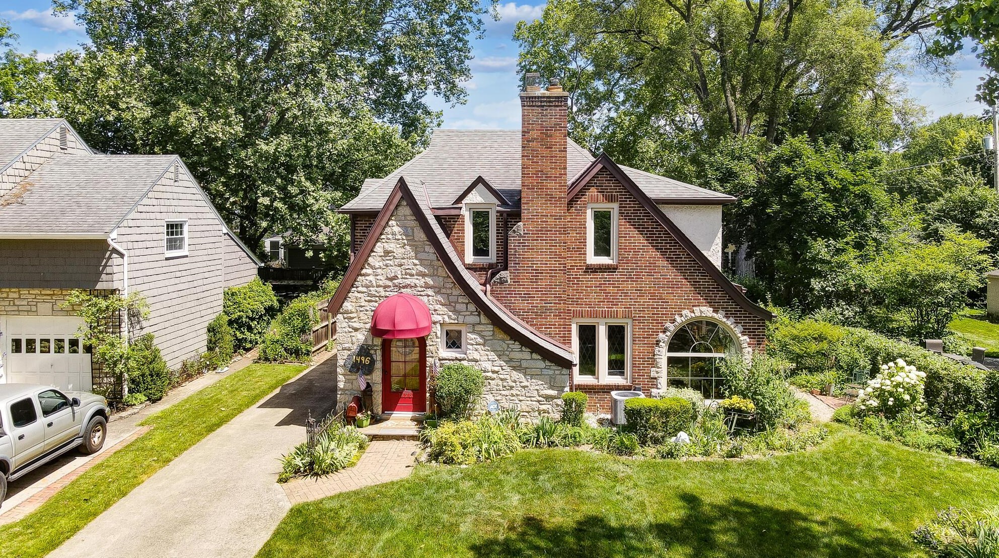 1496 Essex Rd, Columbus OH  43221-3841 exterior