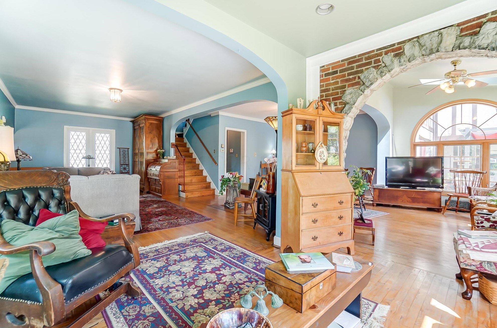 1496 Essex Rd, Columbus OH  43221-3845 exterior