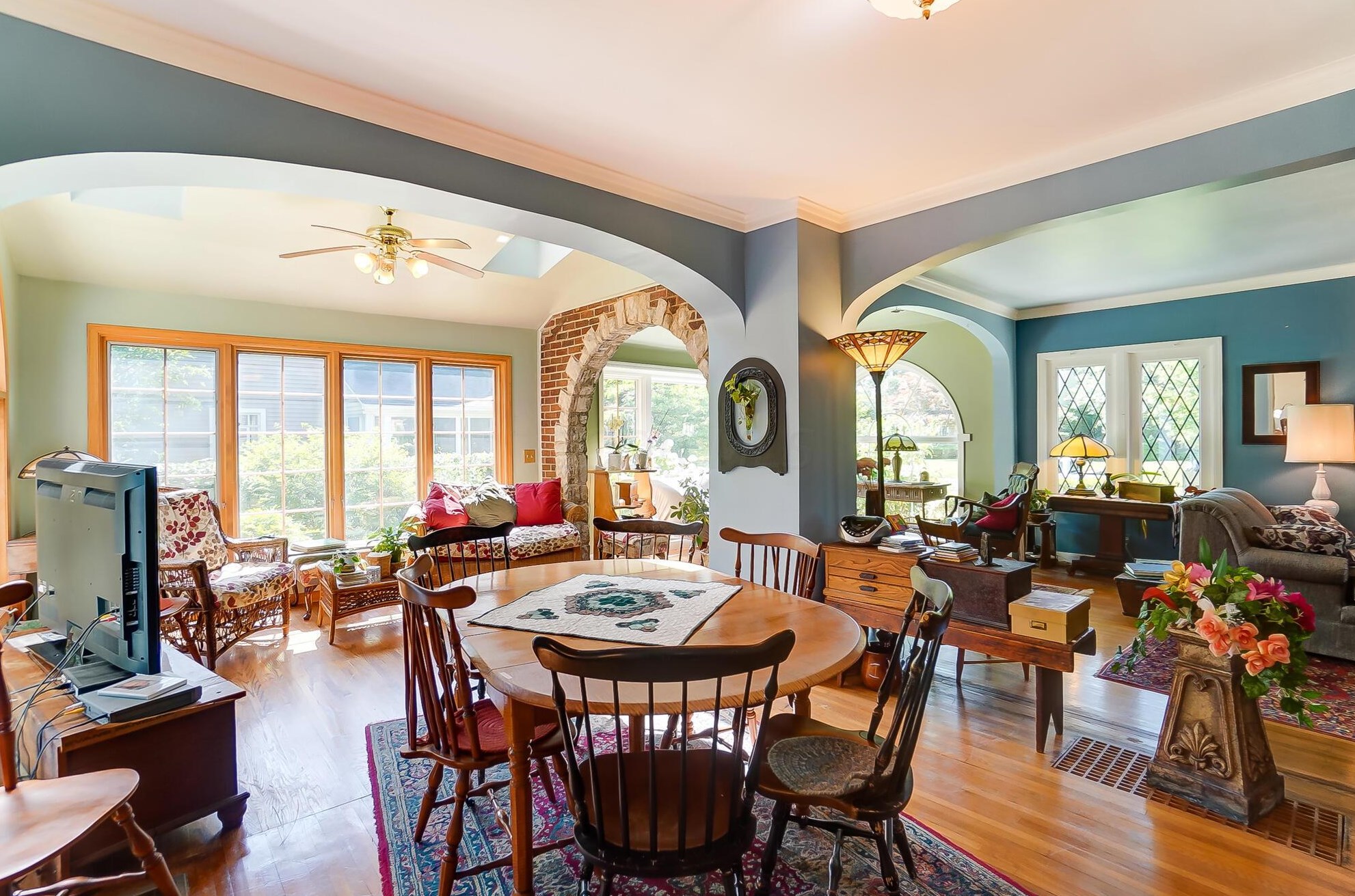 1496 Essex Rd, Columbus OH  43221-3845 exterior