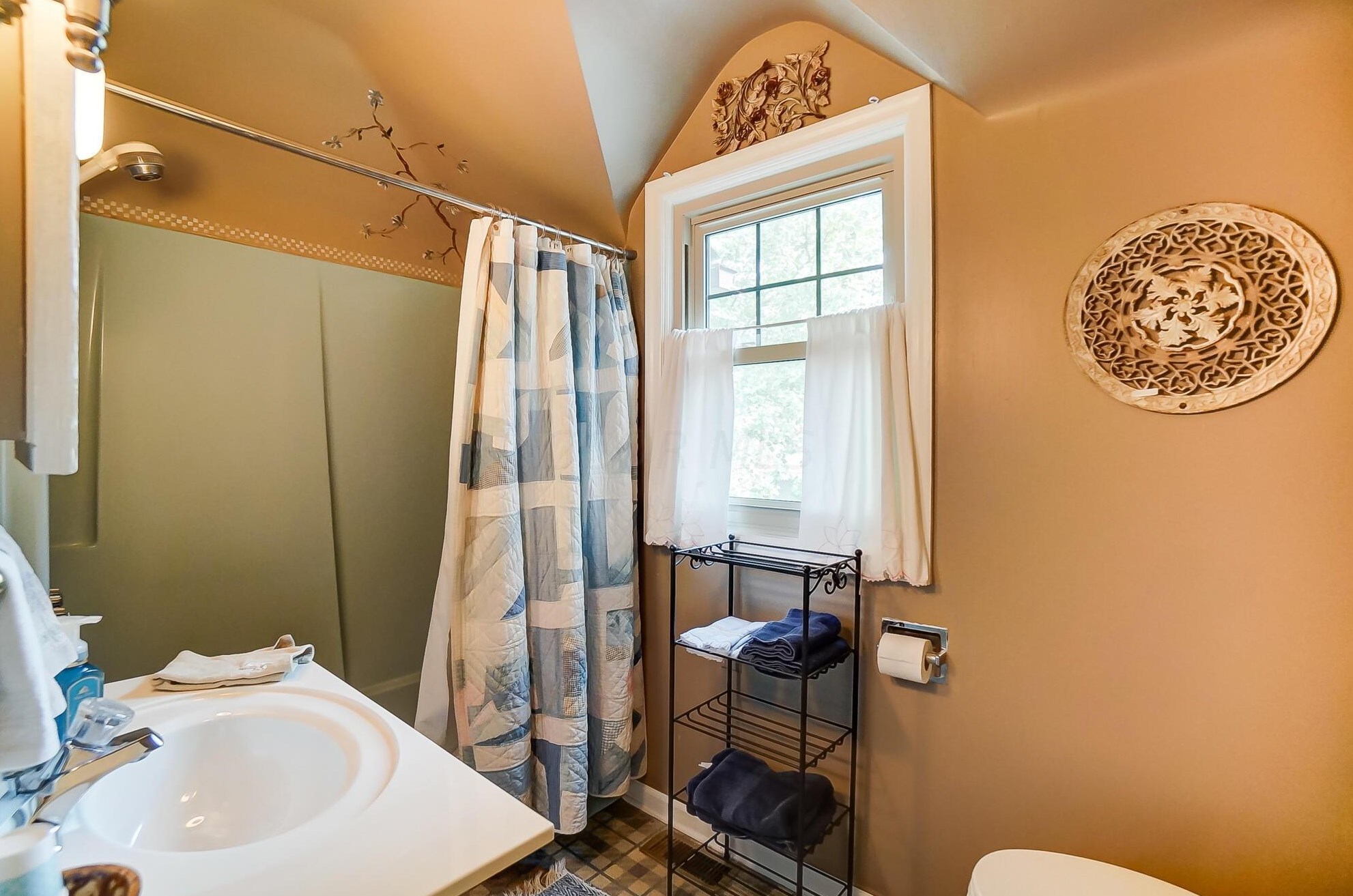 1496 Essex Rd, Columbus OH  43221-3845 exterior