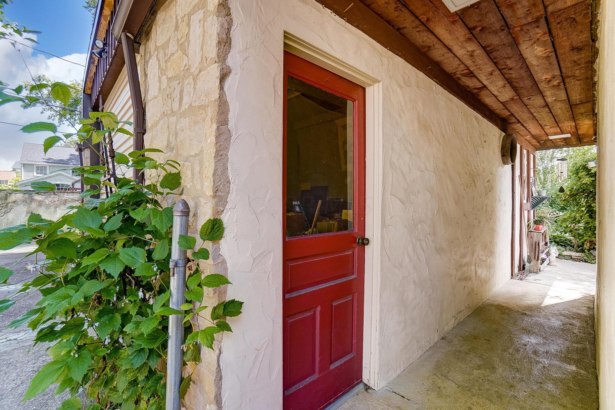 1496 Essex Rd, Columbus OH  43221-3845 exterior