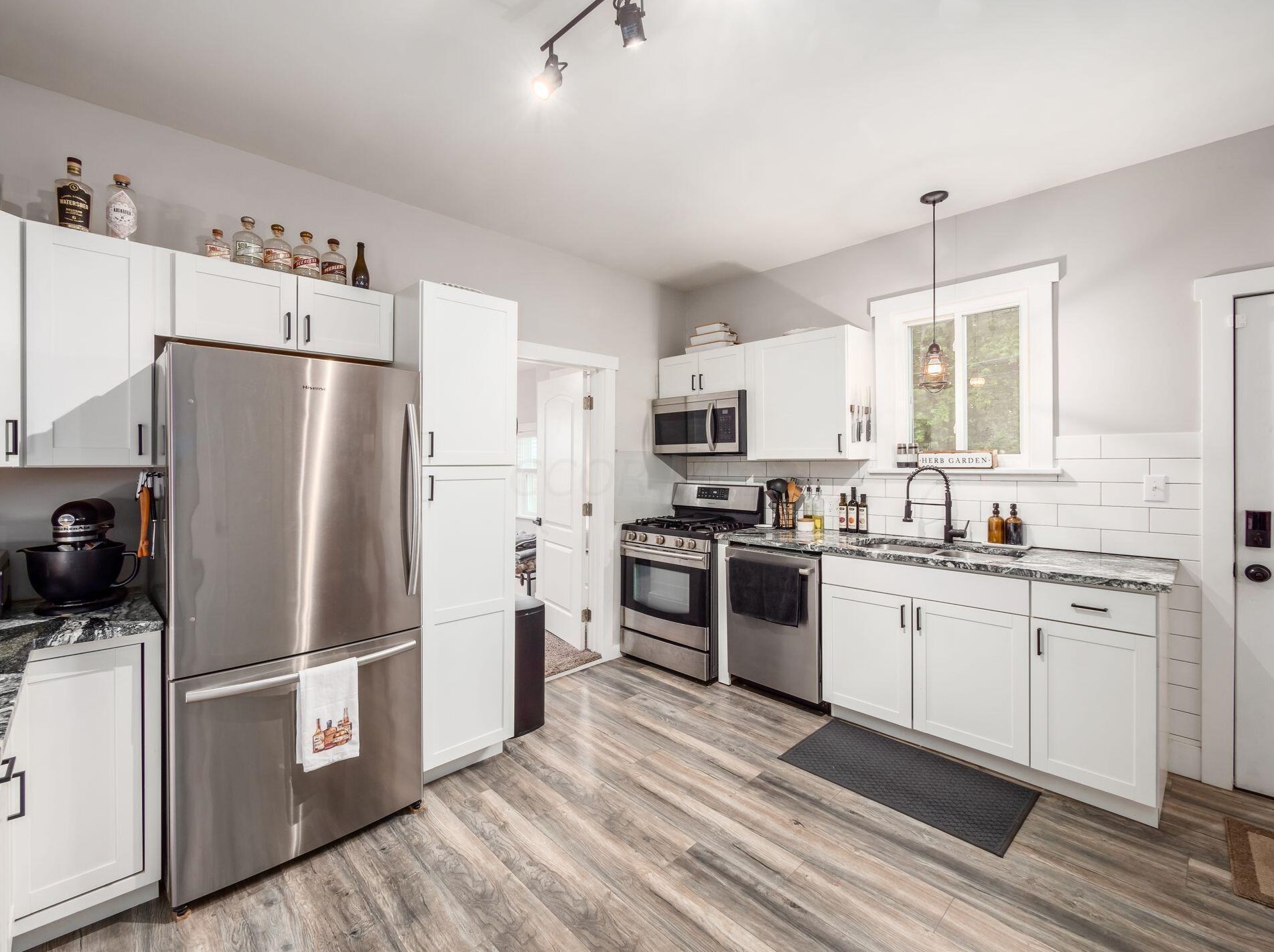 2272 Grasmere Ave, Columbus OH  43211-2010 exterior