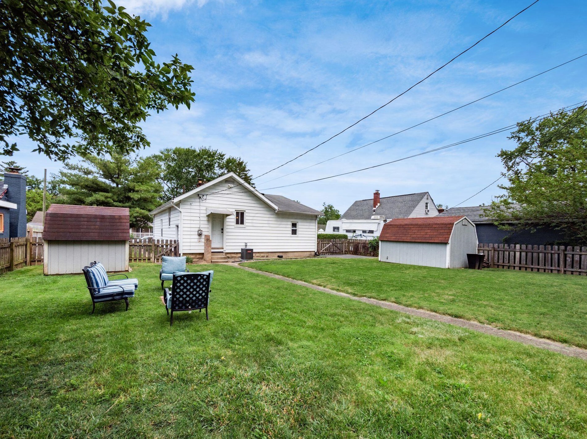 2272 Grasmere Ave, Columbus OH  43211-2010 exterior