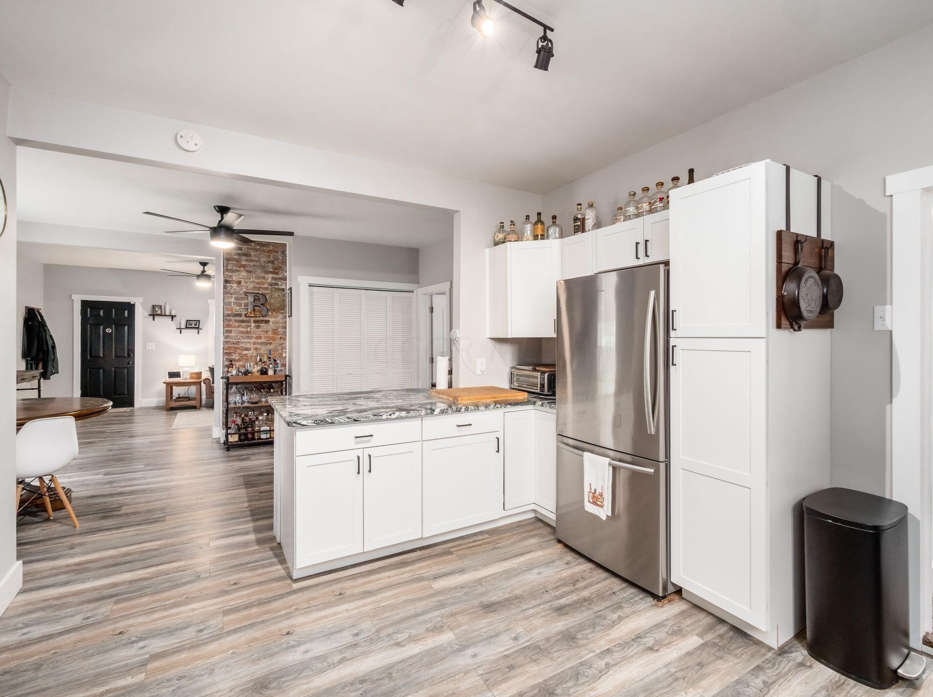 2272 Grasmere Ave, Columbus OH  43211-2010 exterior