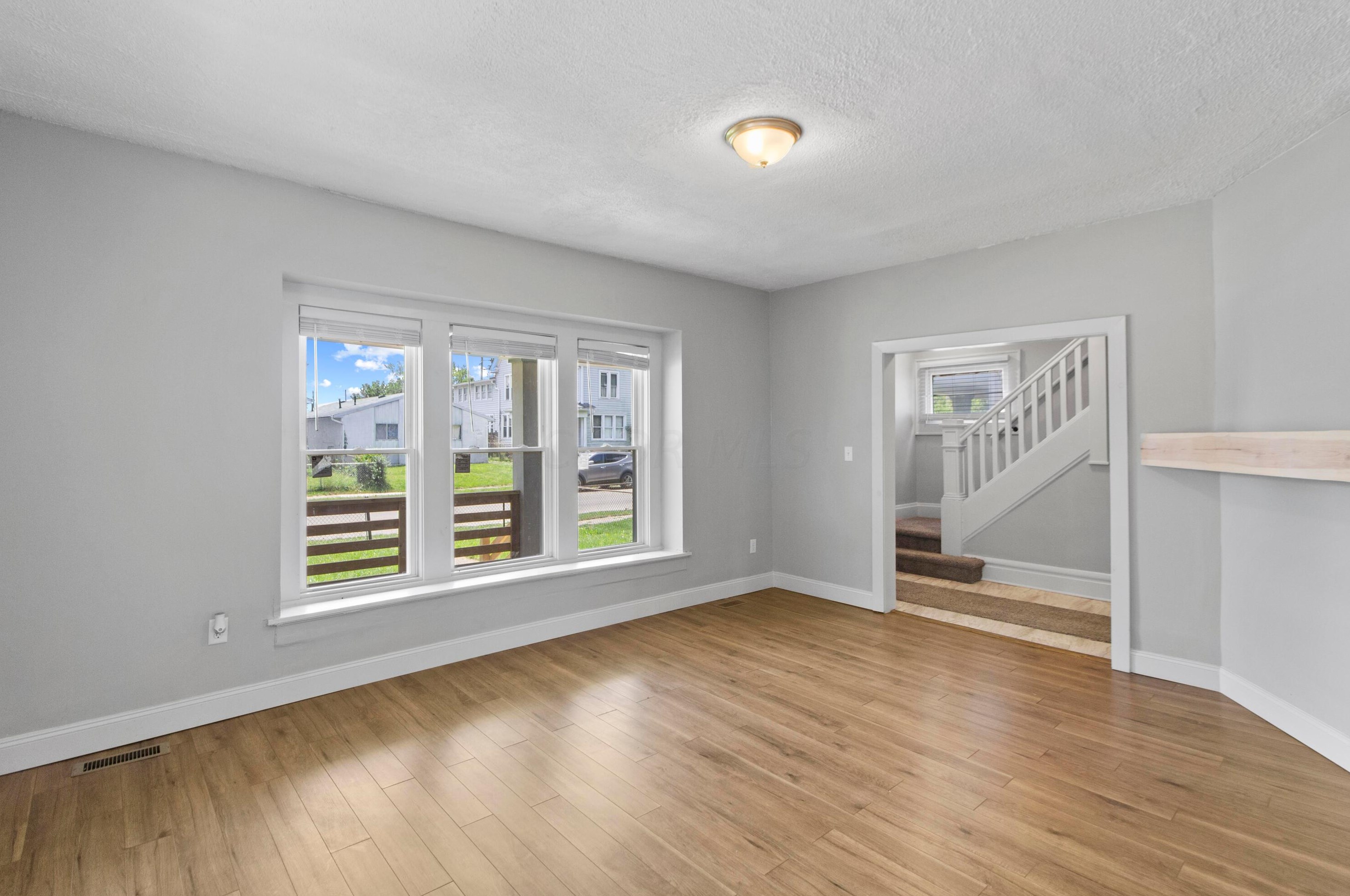 1482 Minnesota Ave, Columbus OH  43211-1443 exterior