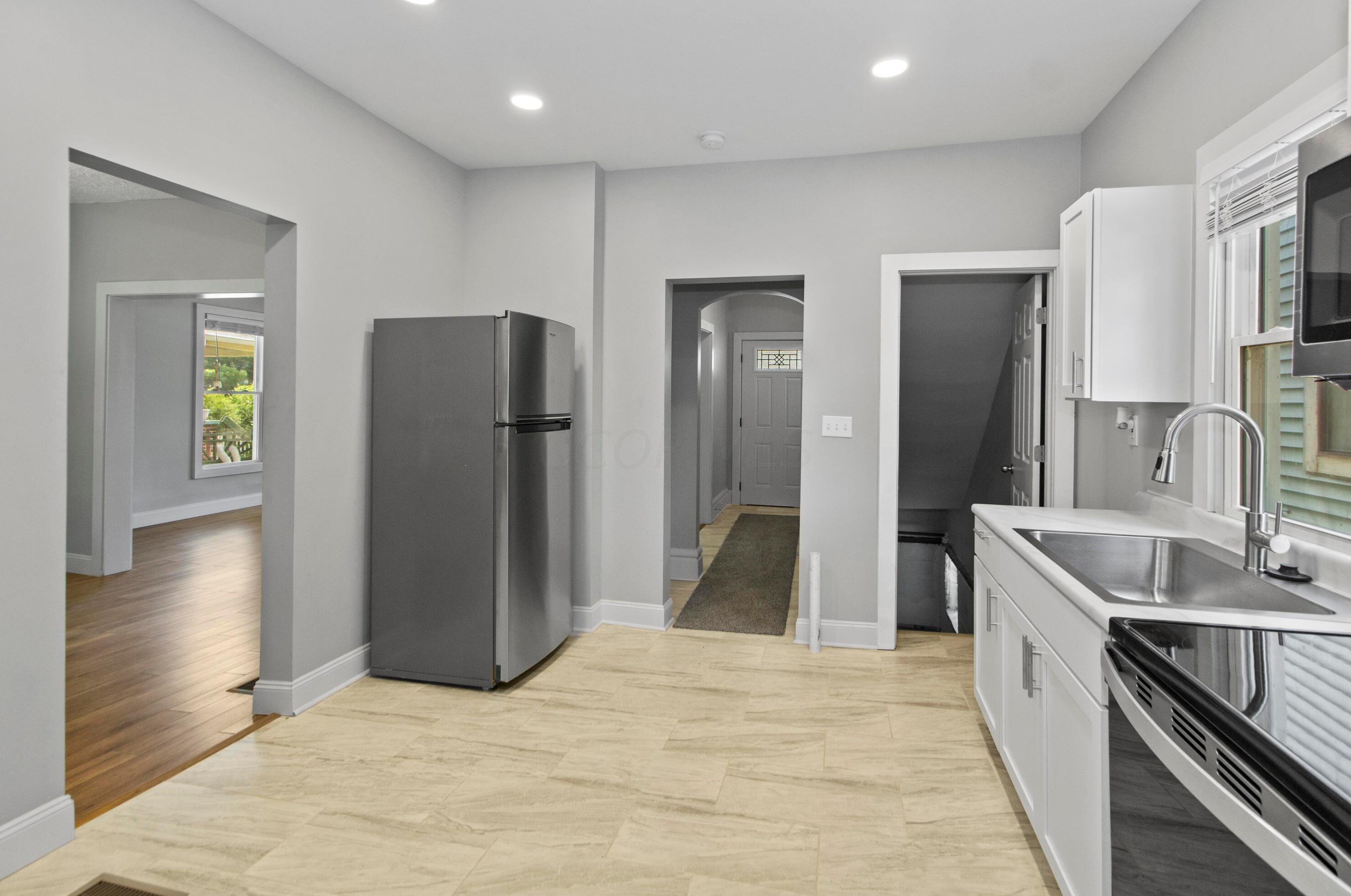 1482 Minnesota Ave, Columbus OH  43211-1443 exterior