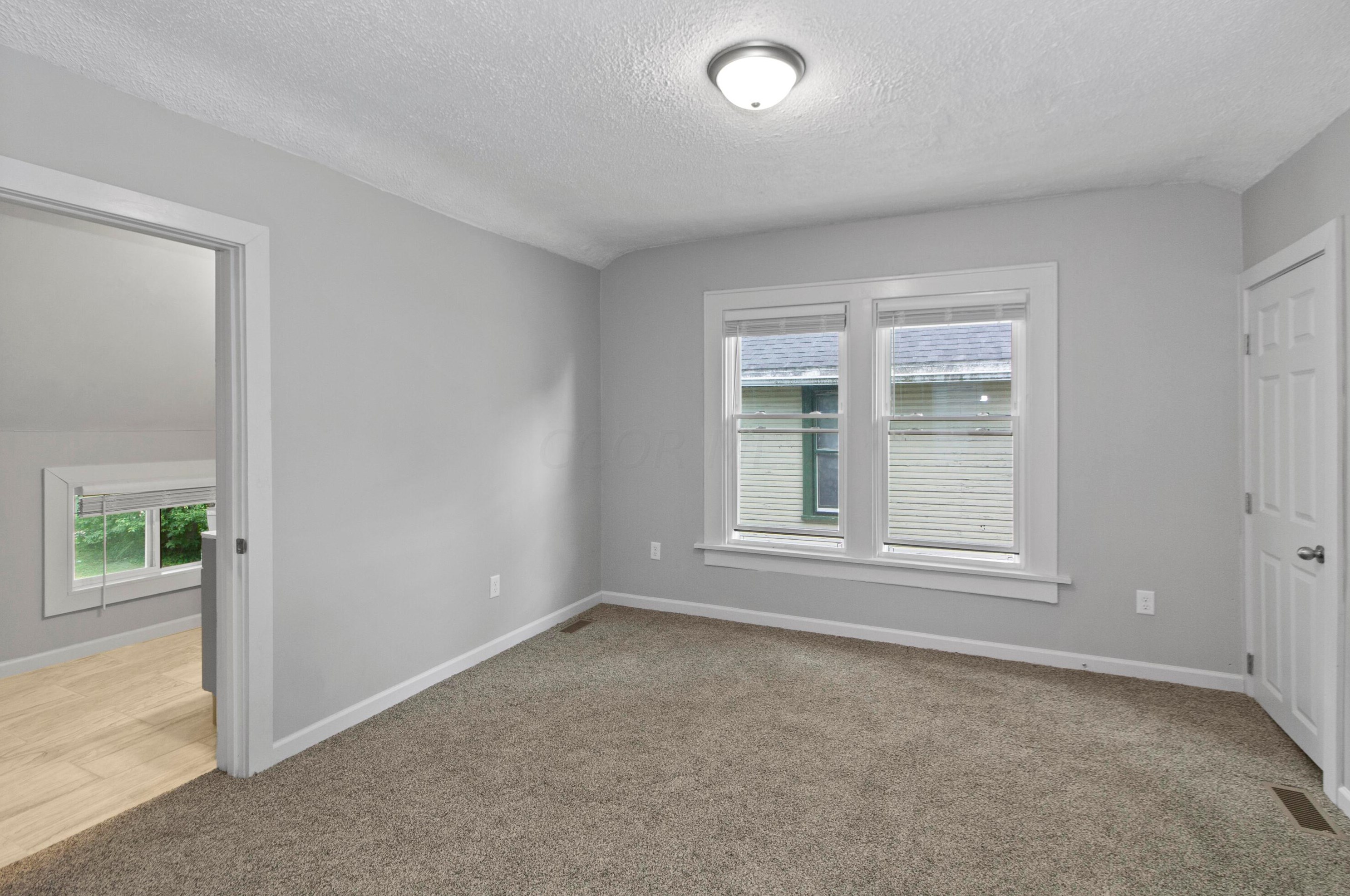 1482 Minnesota Ave, Columbus OH  43211-1443 exterior