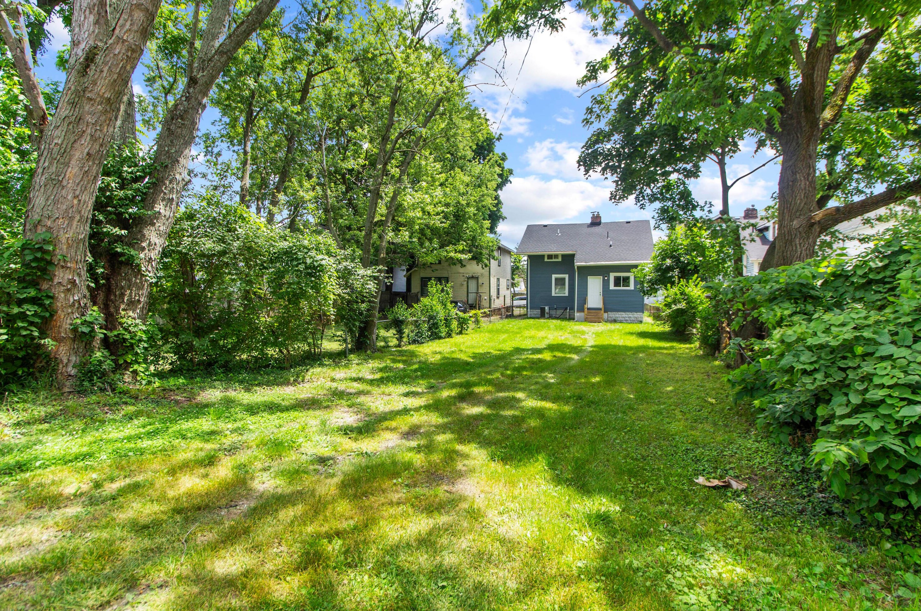 1482 Minnesota Ave, Columbus OH  43211-1443 exterior