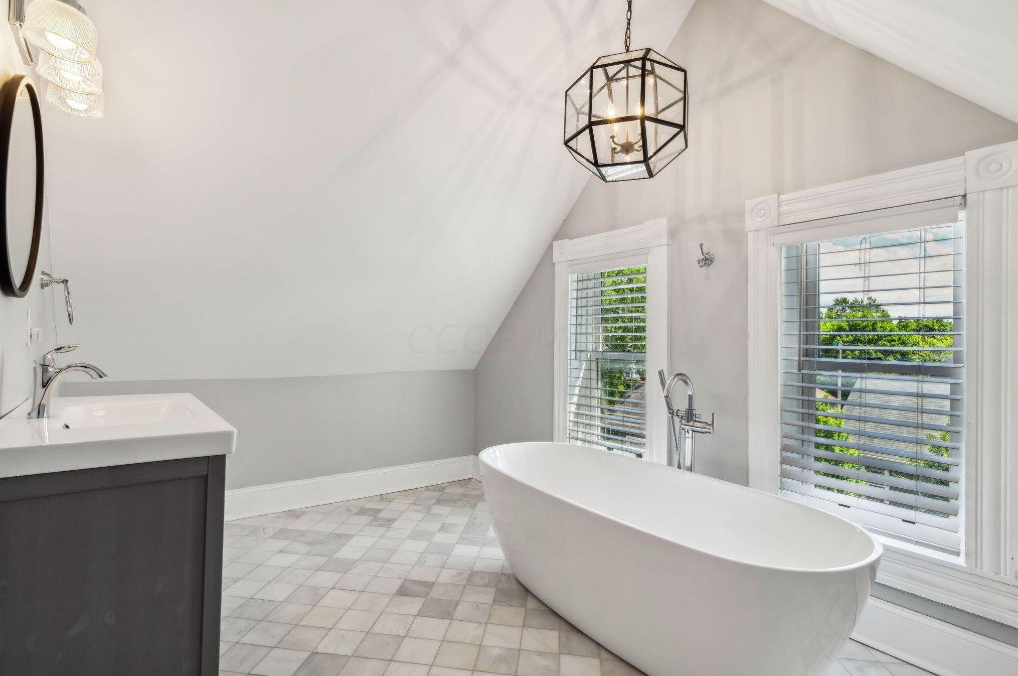 181 Thurman Ave, Columbus OH 43206-3216 exterior