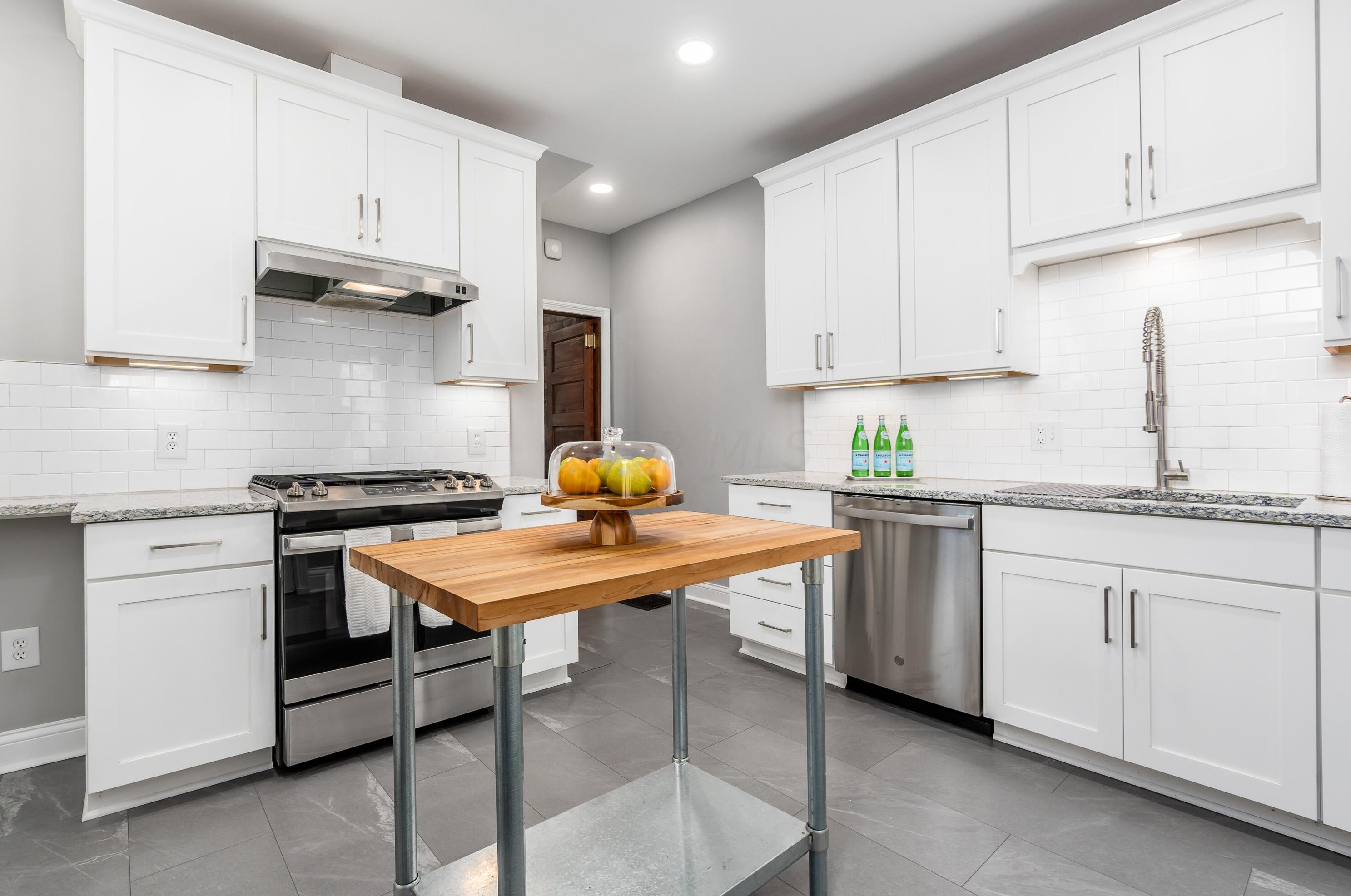 373 Wilber Ave, Columbus OH  43215-1313 exterior