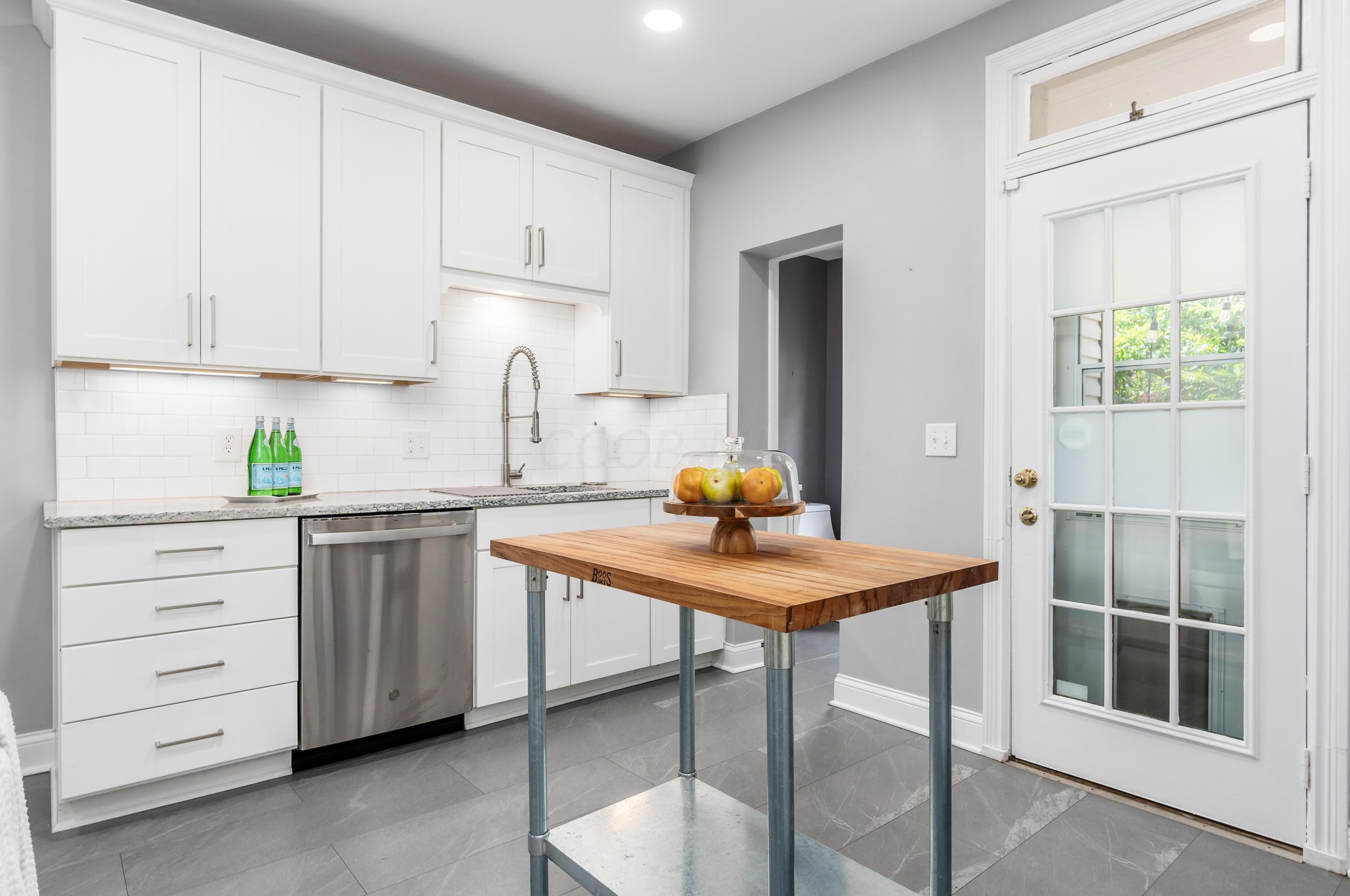 373 Wilber Ave, Columbus OH  43215-1313 exterior