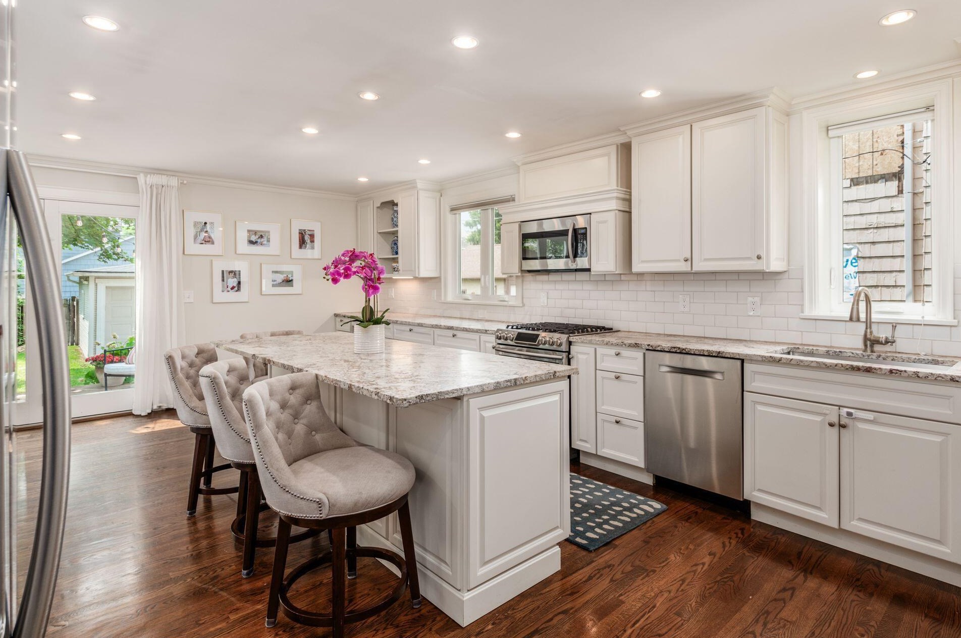 85 Remington Rd, Columbus OH  43209-1442 exterior