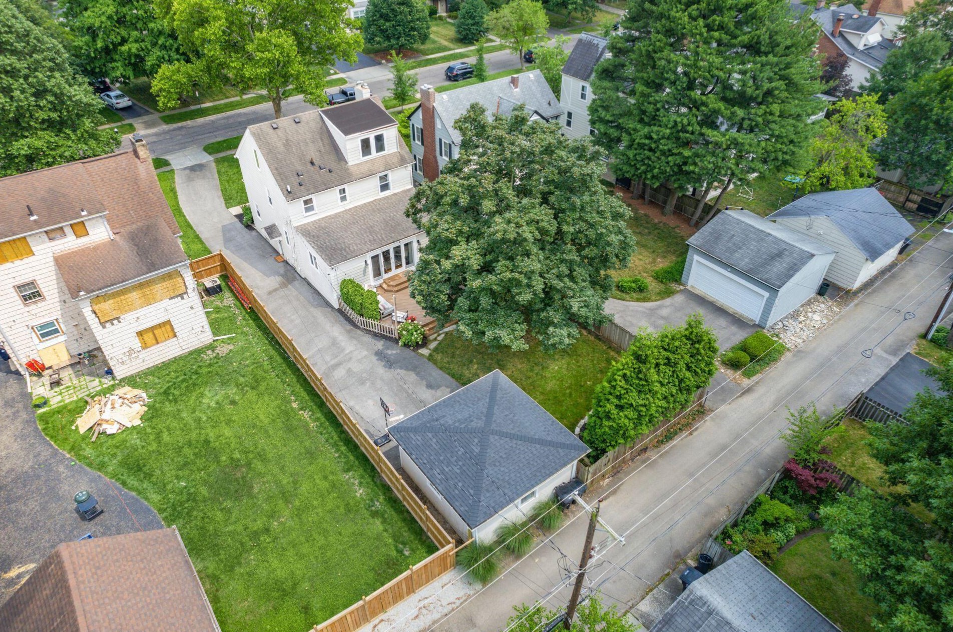 85 Remington Rd, Columbus OH  43209-1442 exterior