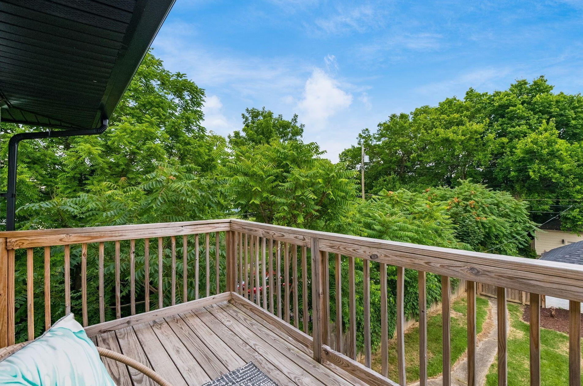 1385 Long St, Columbus OH  43203-1990 exterior