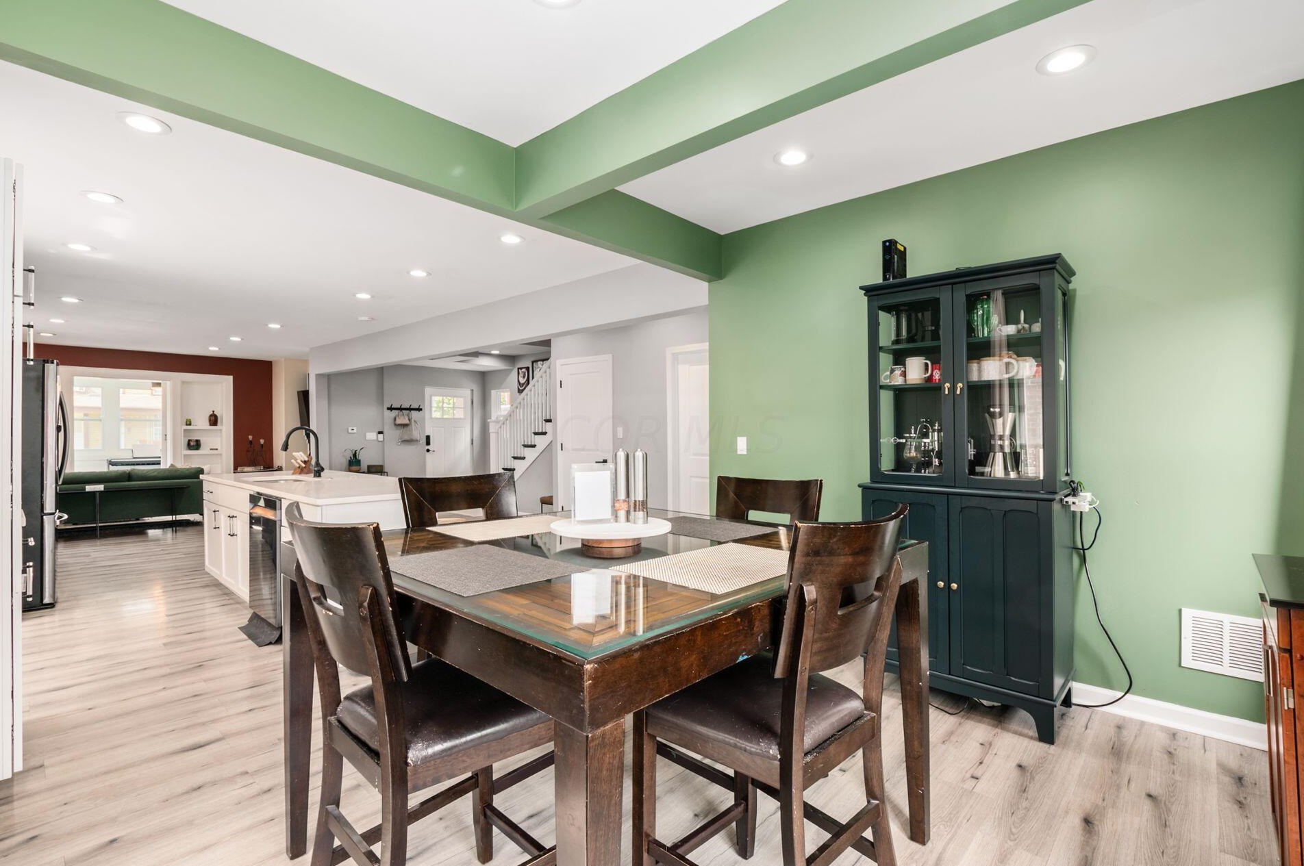 1385 Long St, Columbus OH  43203-1990 exterior