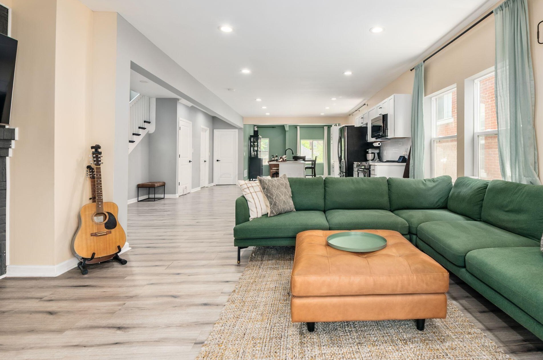 1385 Long St, Columbus OH  43203-1990 exterior