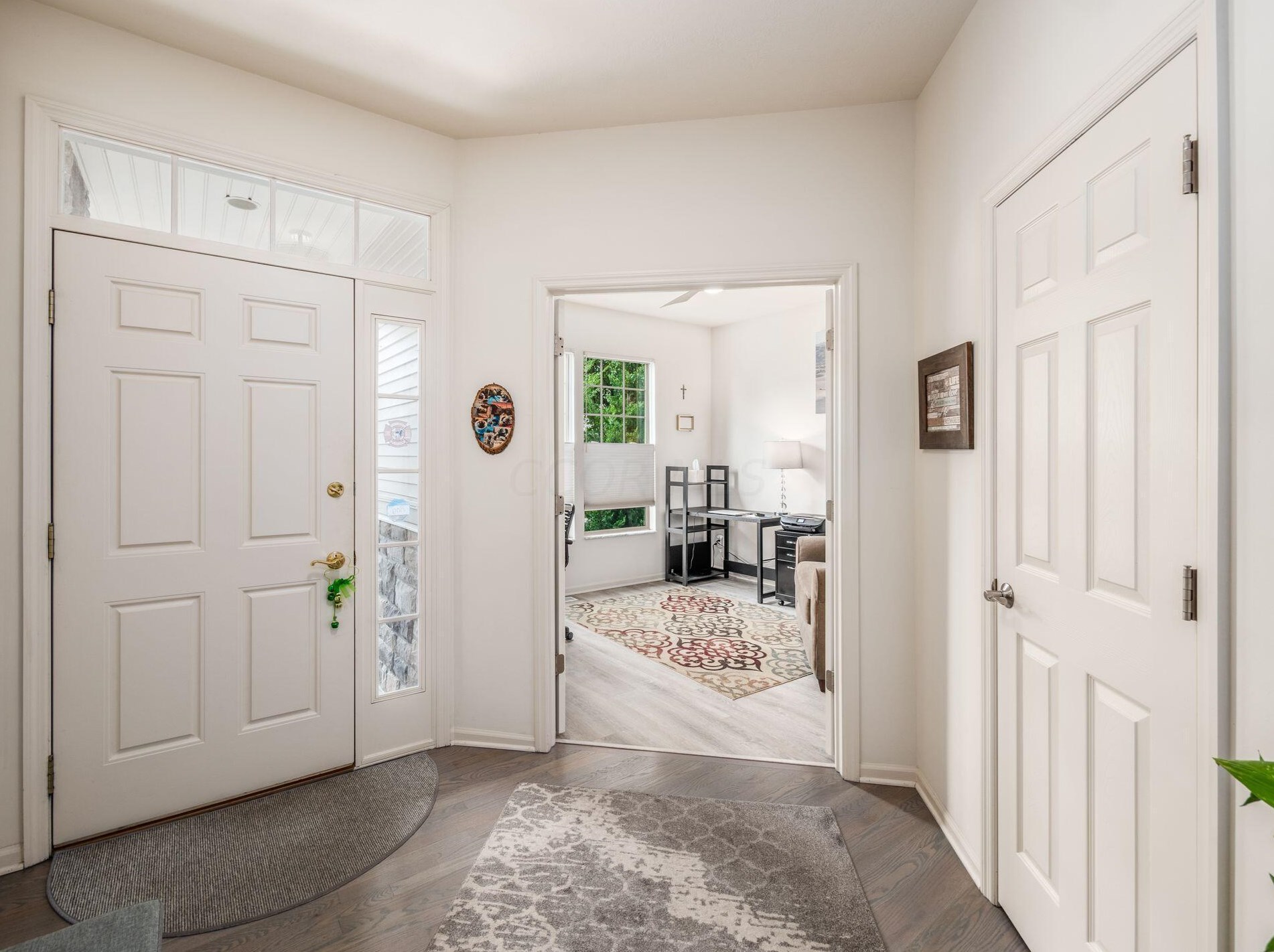 5937 Coventry Hurst Ln, Hilliard OH  43026-7395 exterior