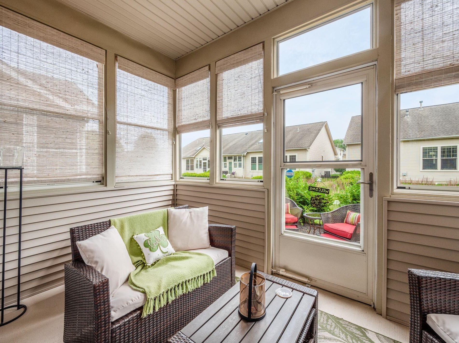 5937 Coventry Hurst Ln, Hilliard OH  43026-7393 exterior