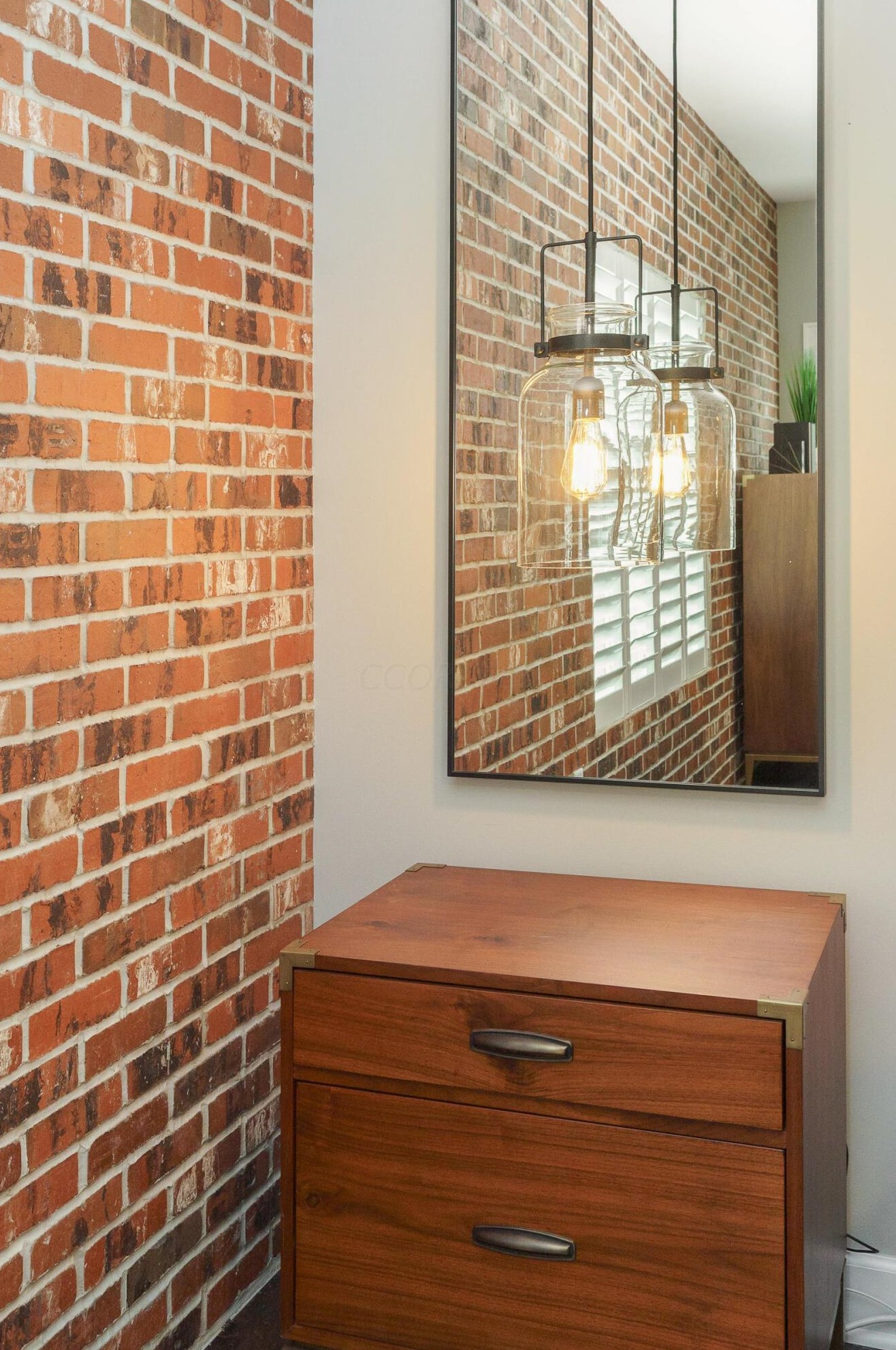 890 Front St, Columbus OH  43206-2521 exterior