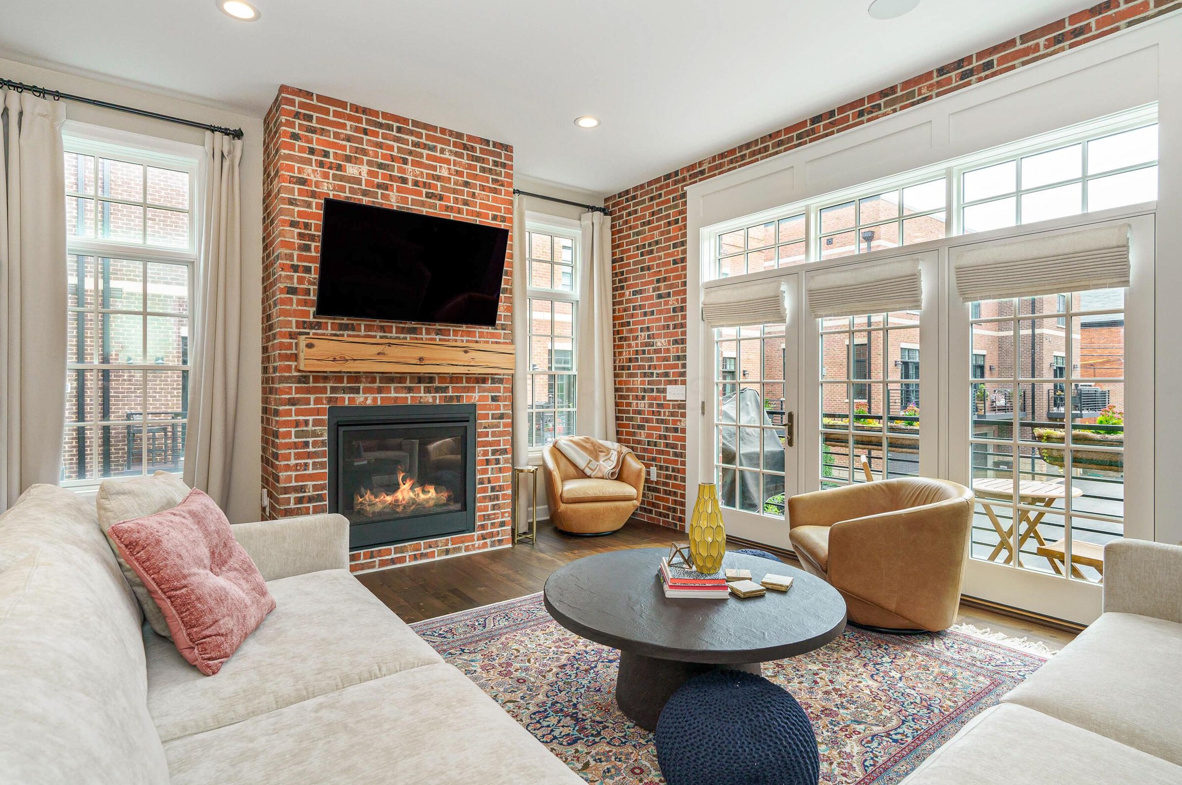 890 Front St, Columbus OH  43206-2521 exterior