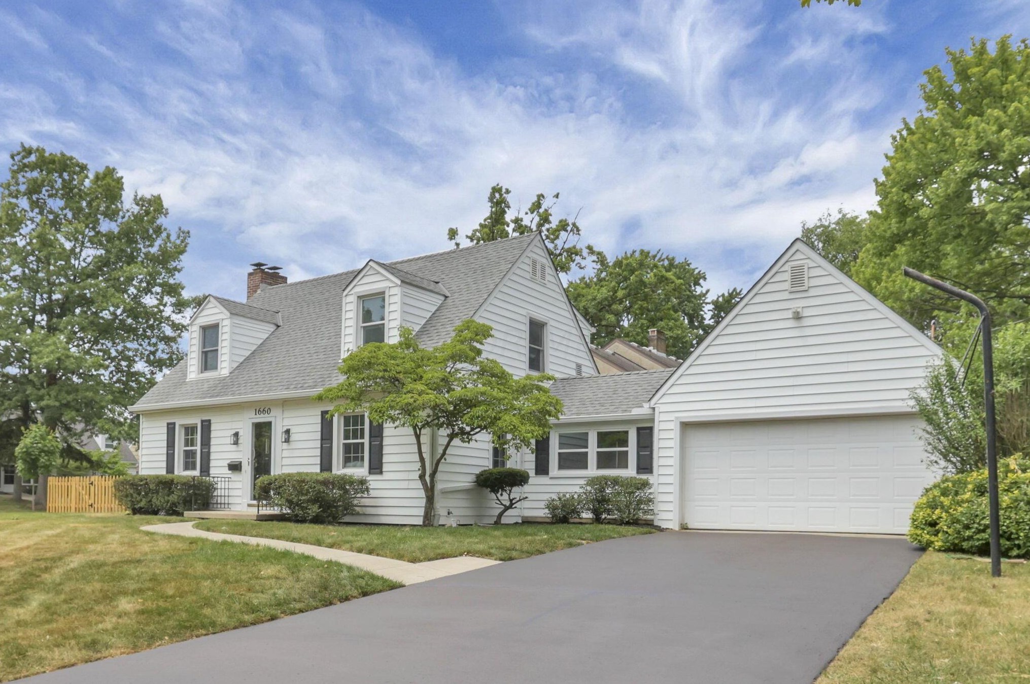 1660 Tremont Rd, Columbus OH  43212-1129 exterior