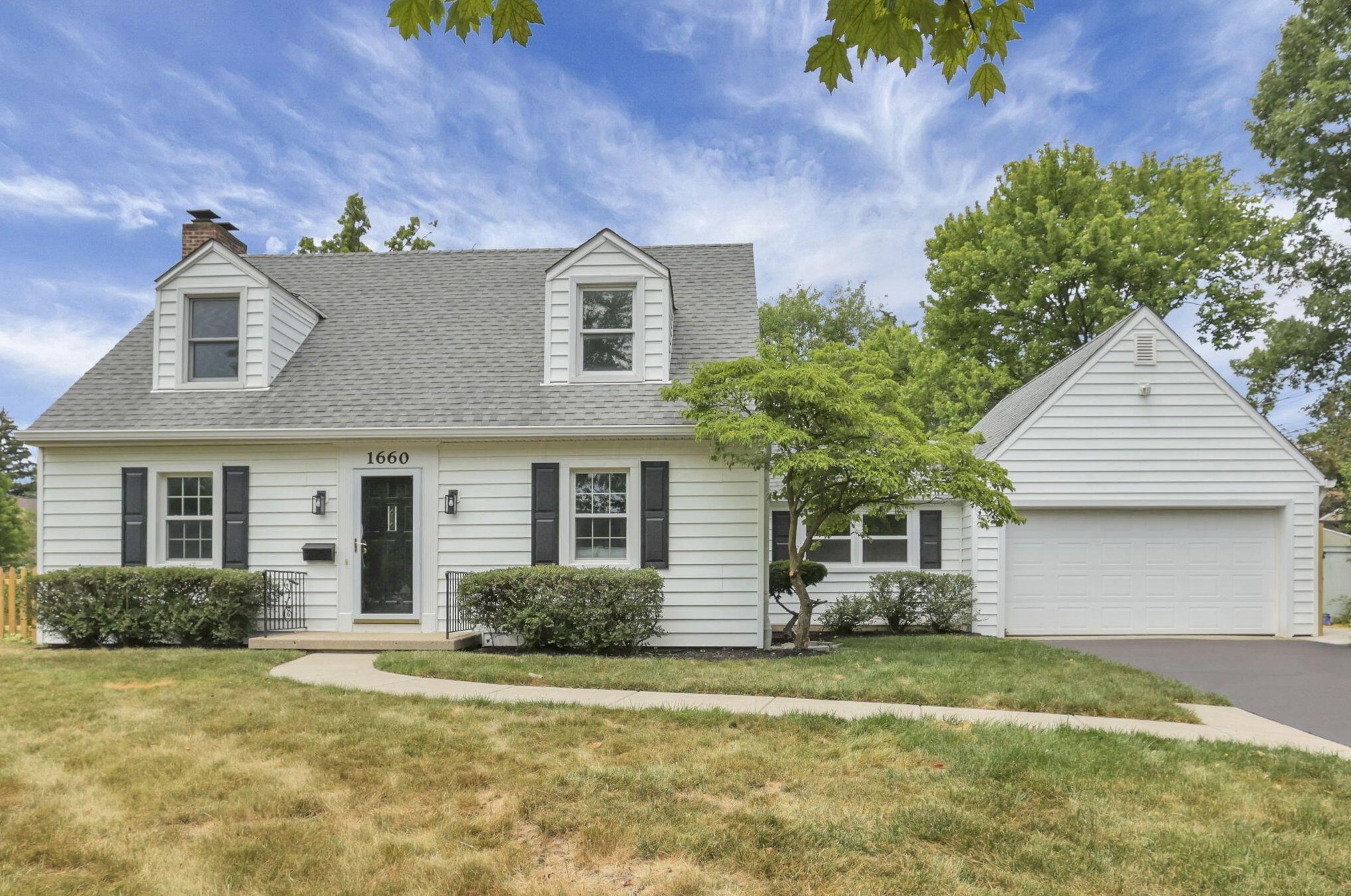 1660 Tremont Rd, Columbus OH  43212-1129 exterior