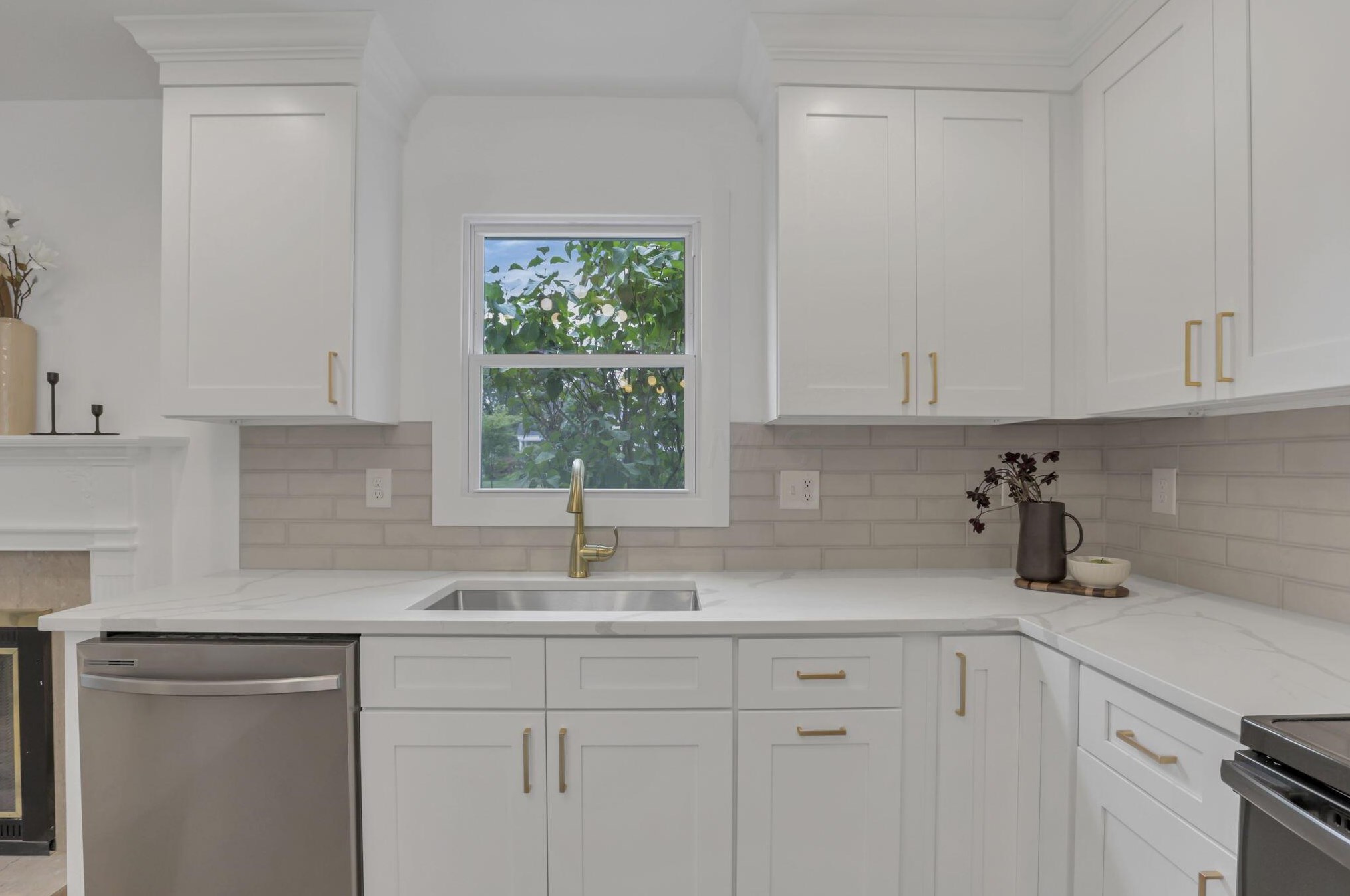 1660 Tremont Rd, Columbus OH  43212-1129 exterior