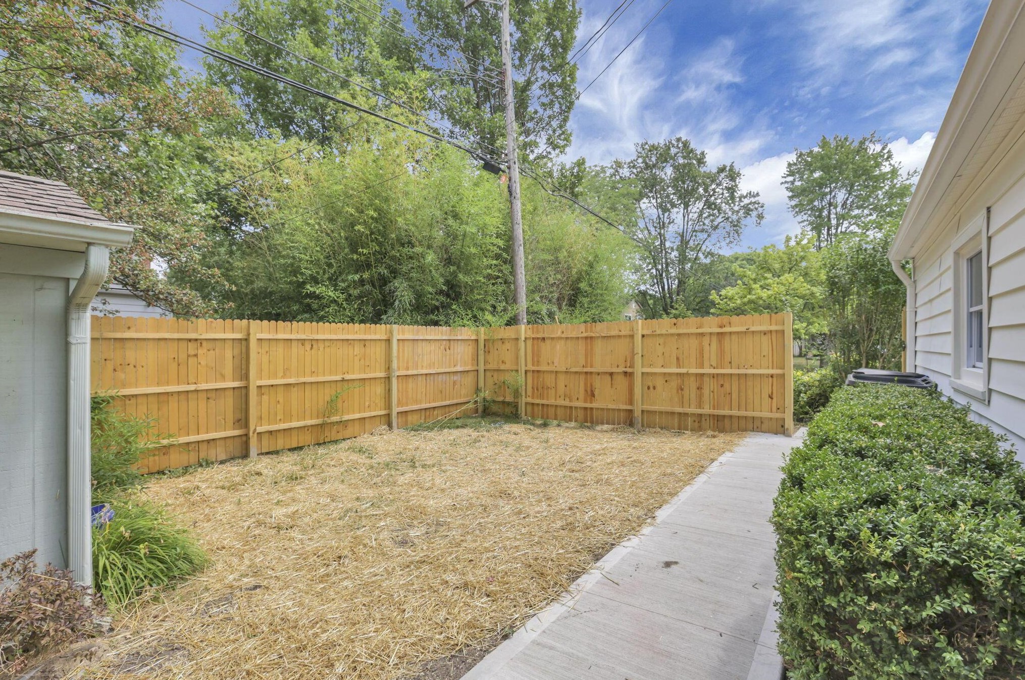 1660 Tremont Rd, Columbus OH  43212-1129 exterior